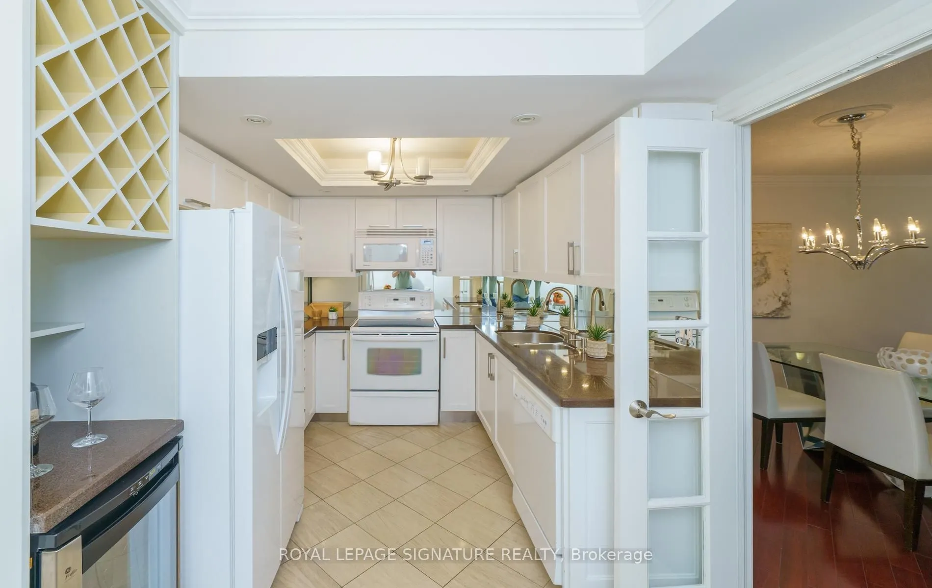 215 The Donway West W #216