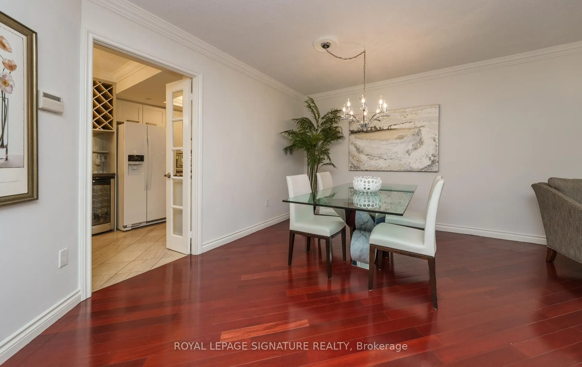 215 The Donway West W #216