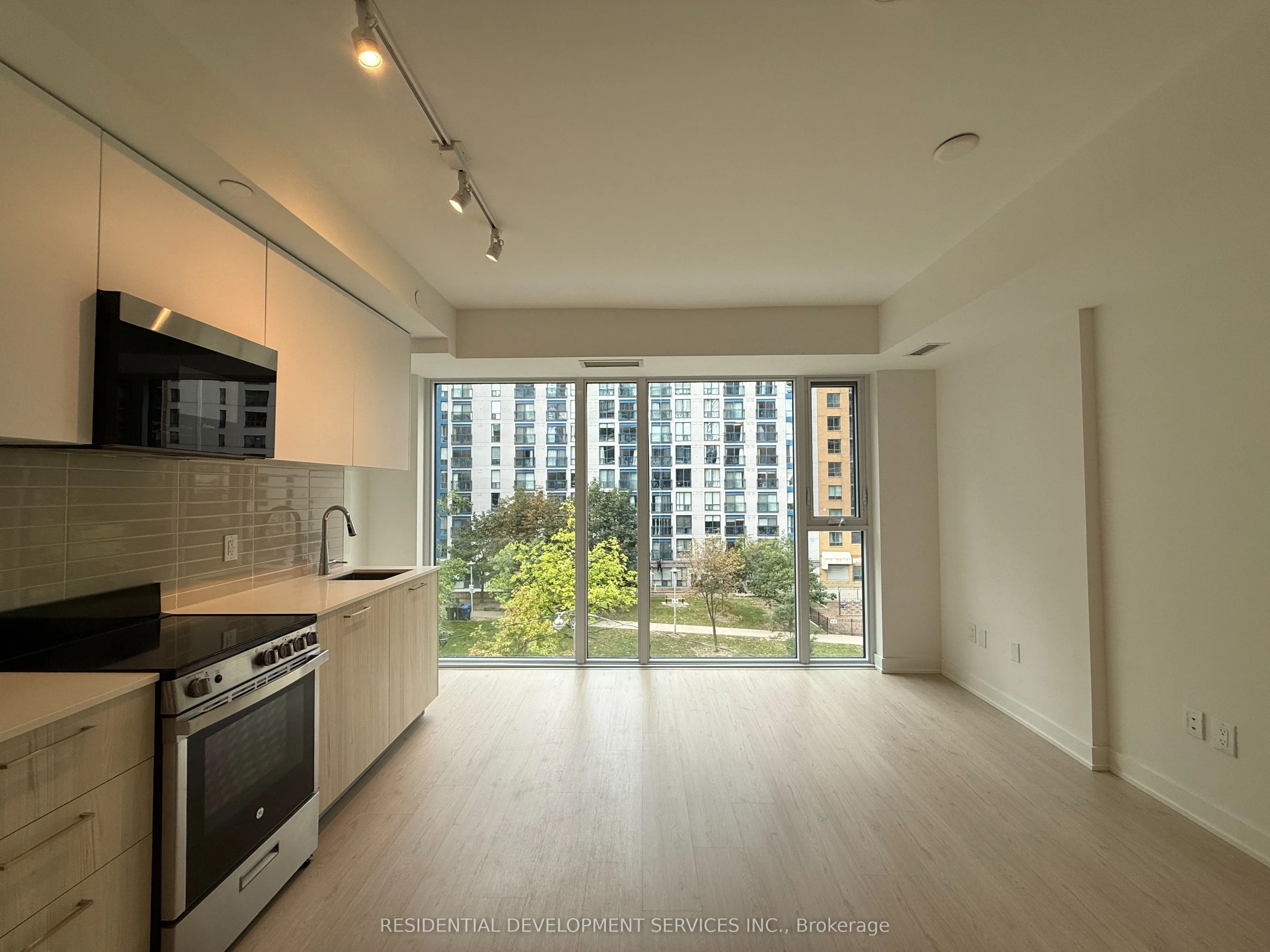 65 Mutual Street #408