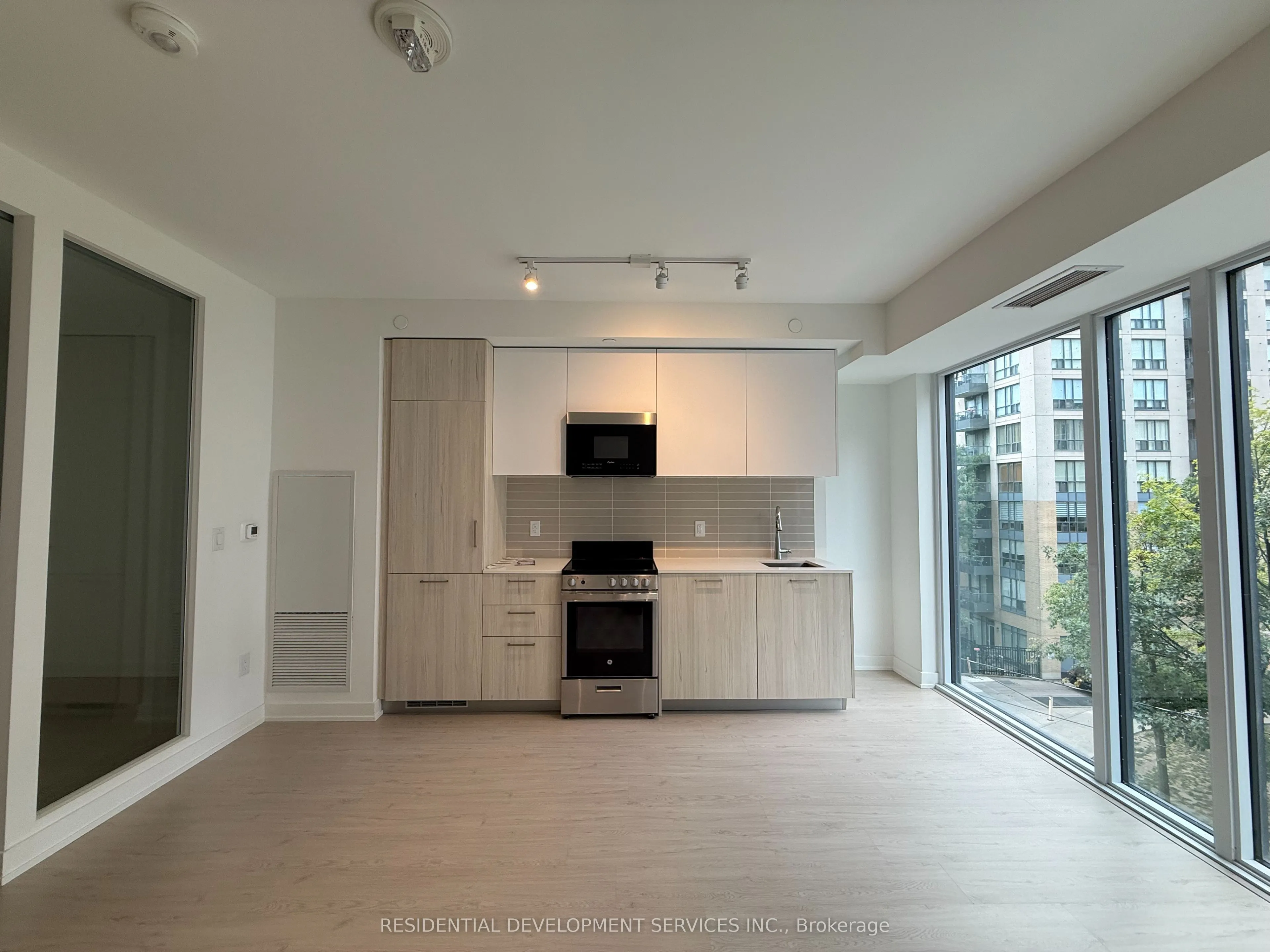 65 Mutual Street #408