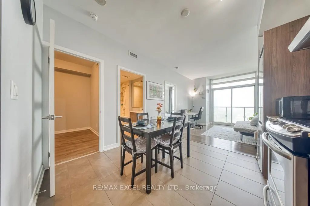 170 Fort York Boulevard #1301