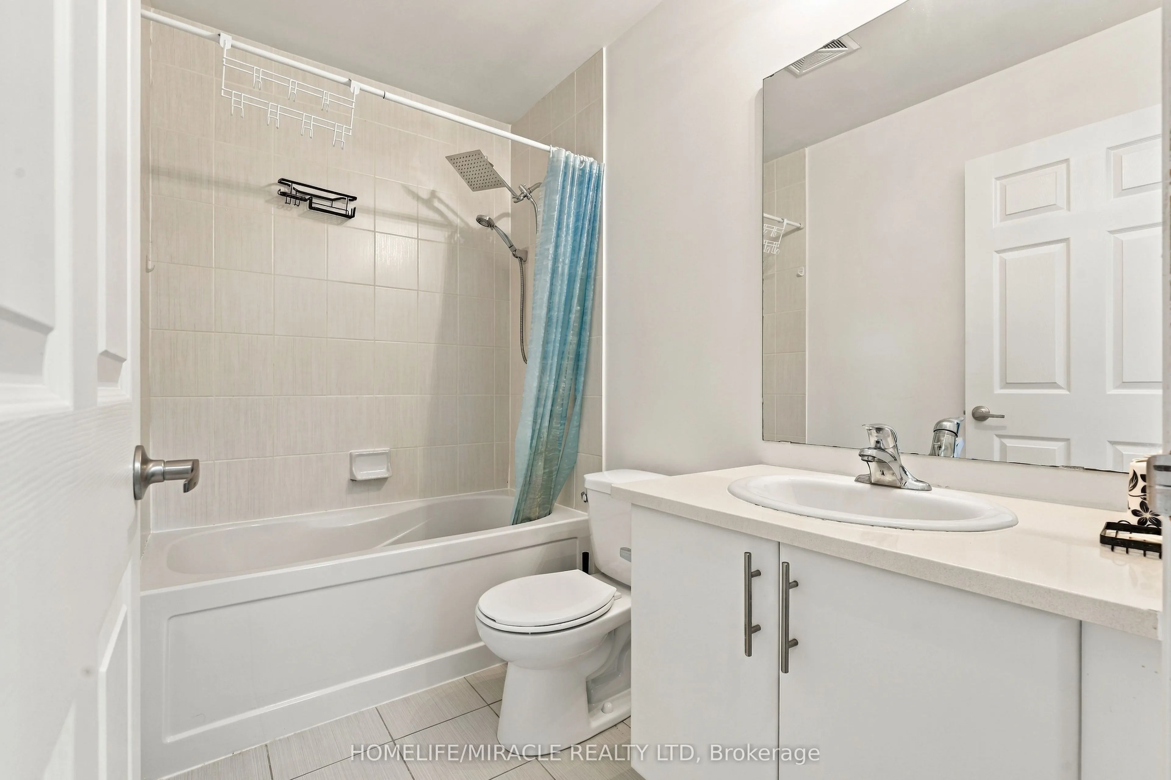 35 Hollywood Avenue #102