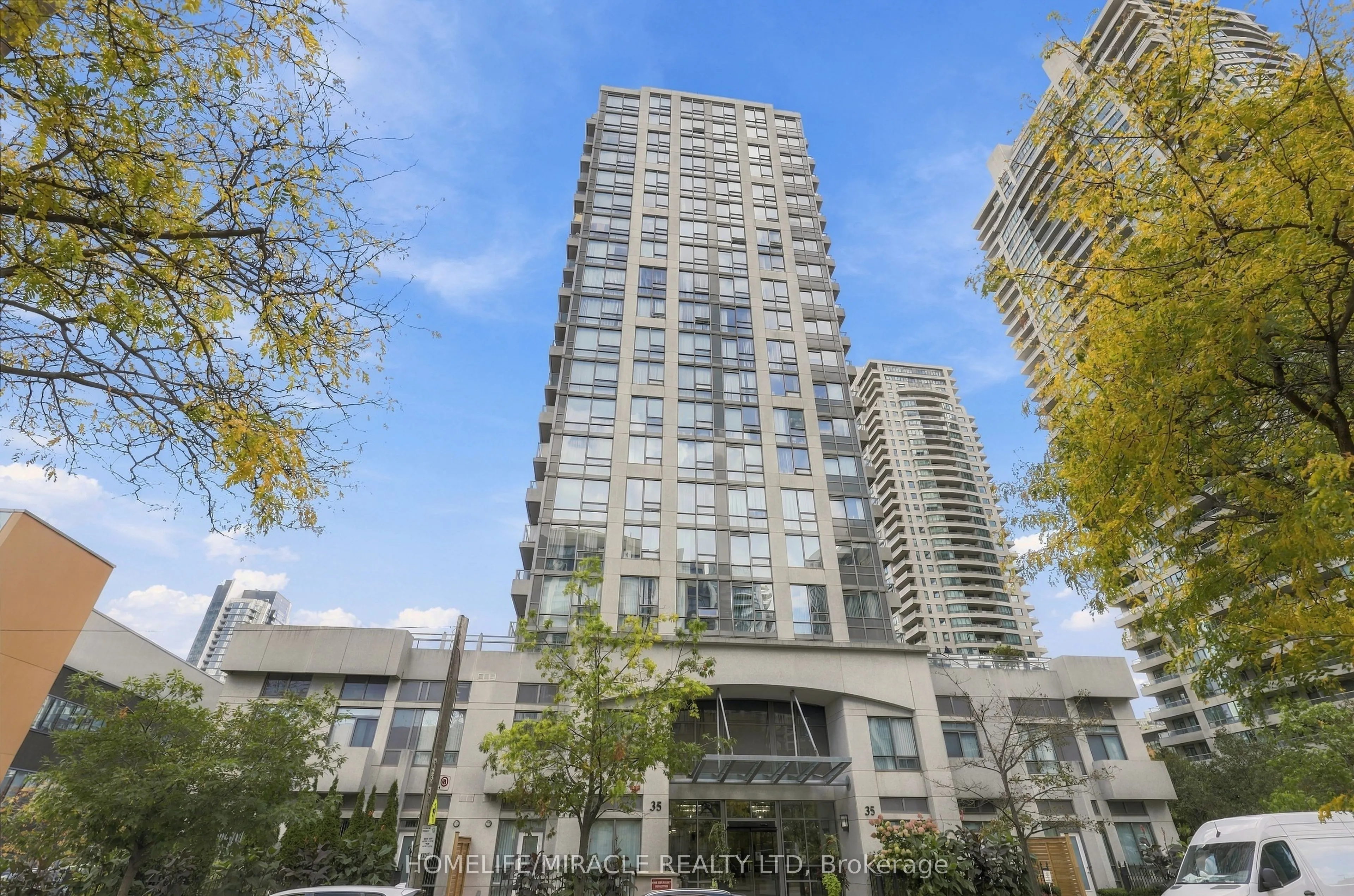 35 Hollywood Avenue #102