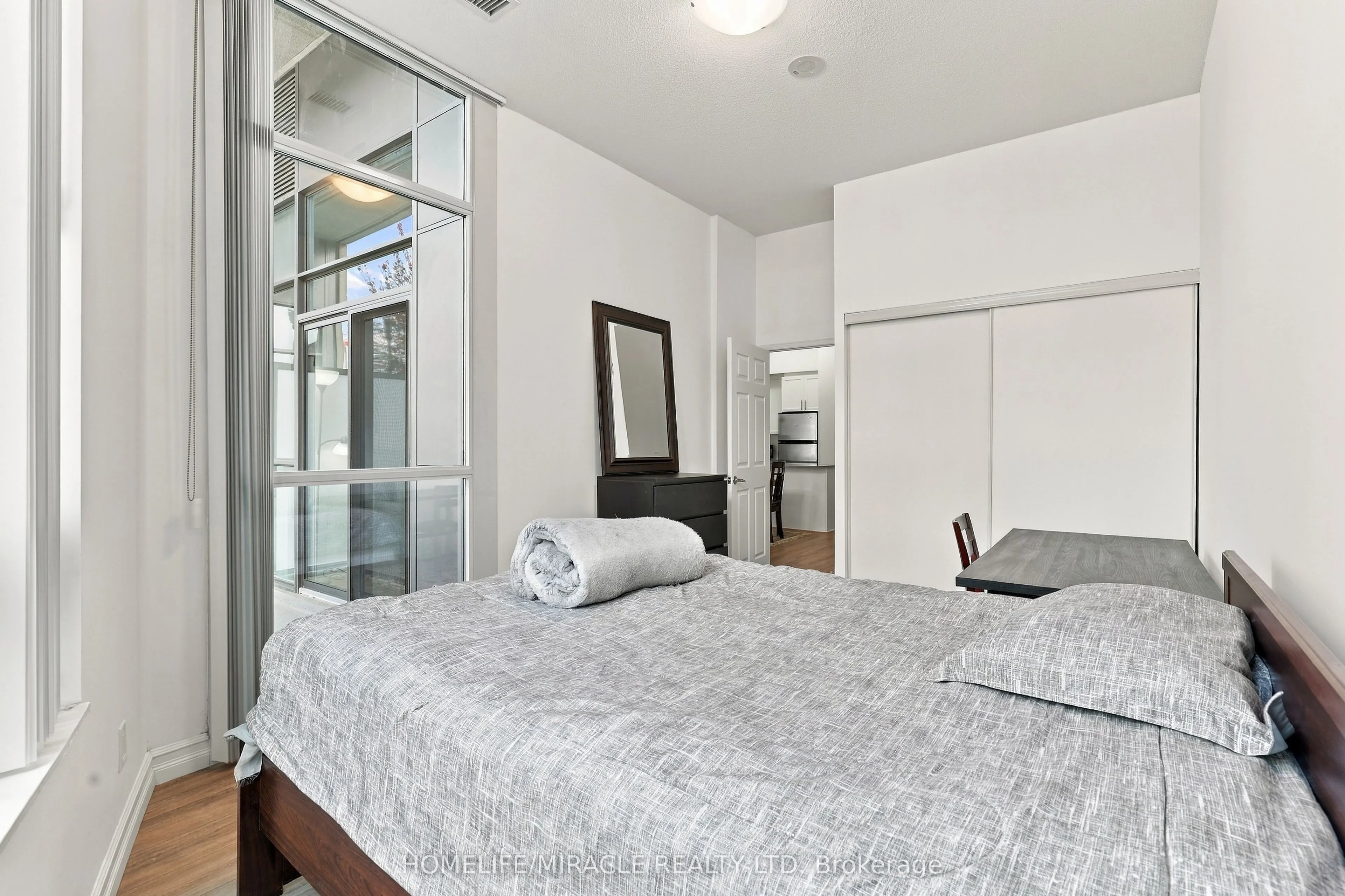 35 Hollywood Avenue #102