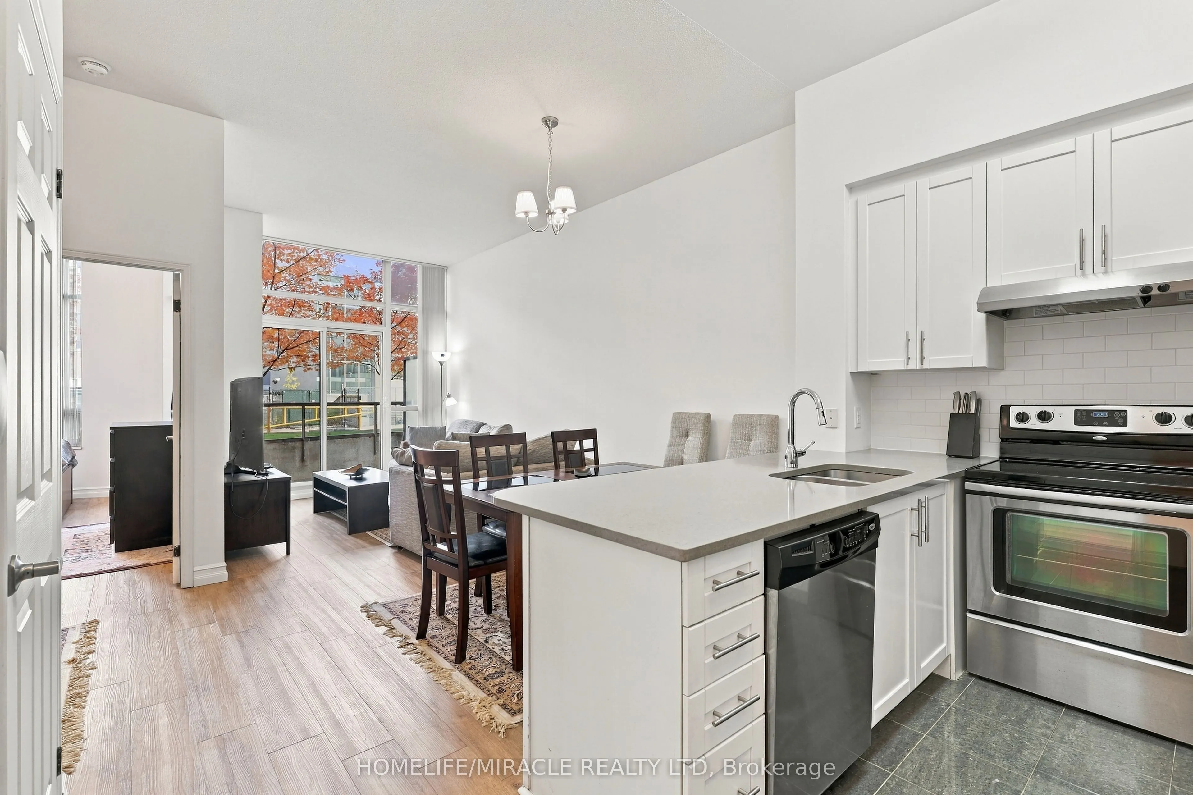 35 Hollywood Avenue #102