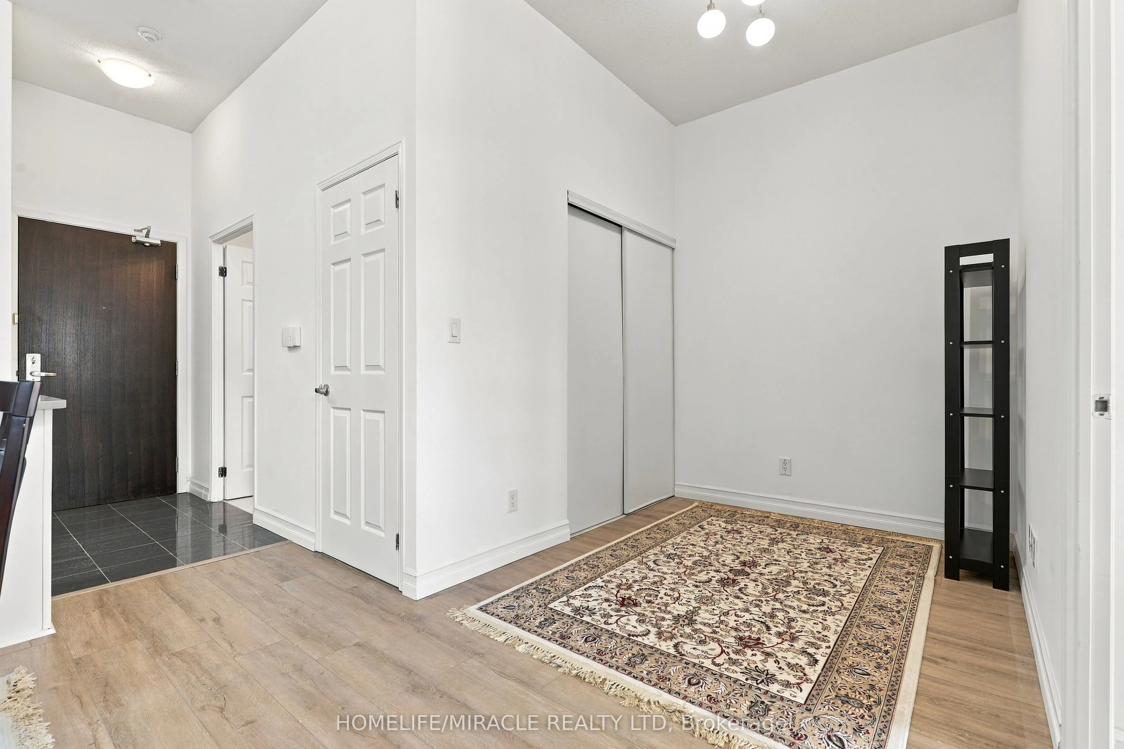 35 Hollywood Avenue #102