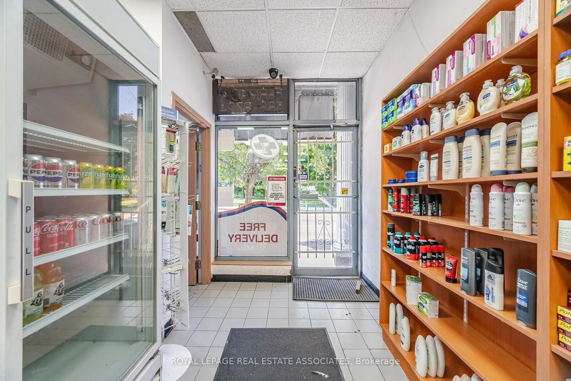 799 Bloor Street W