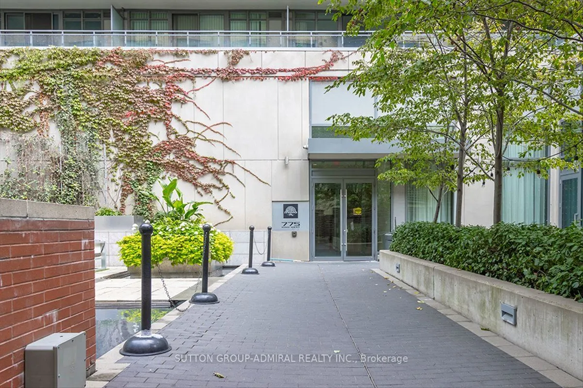 775 King Street W #221