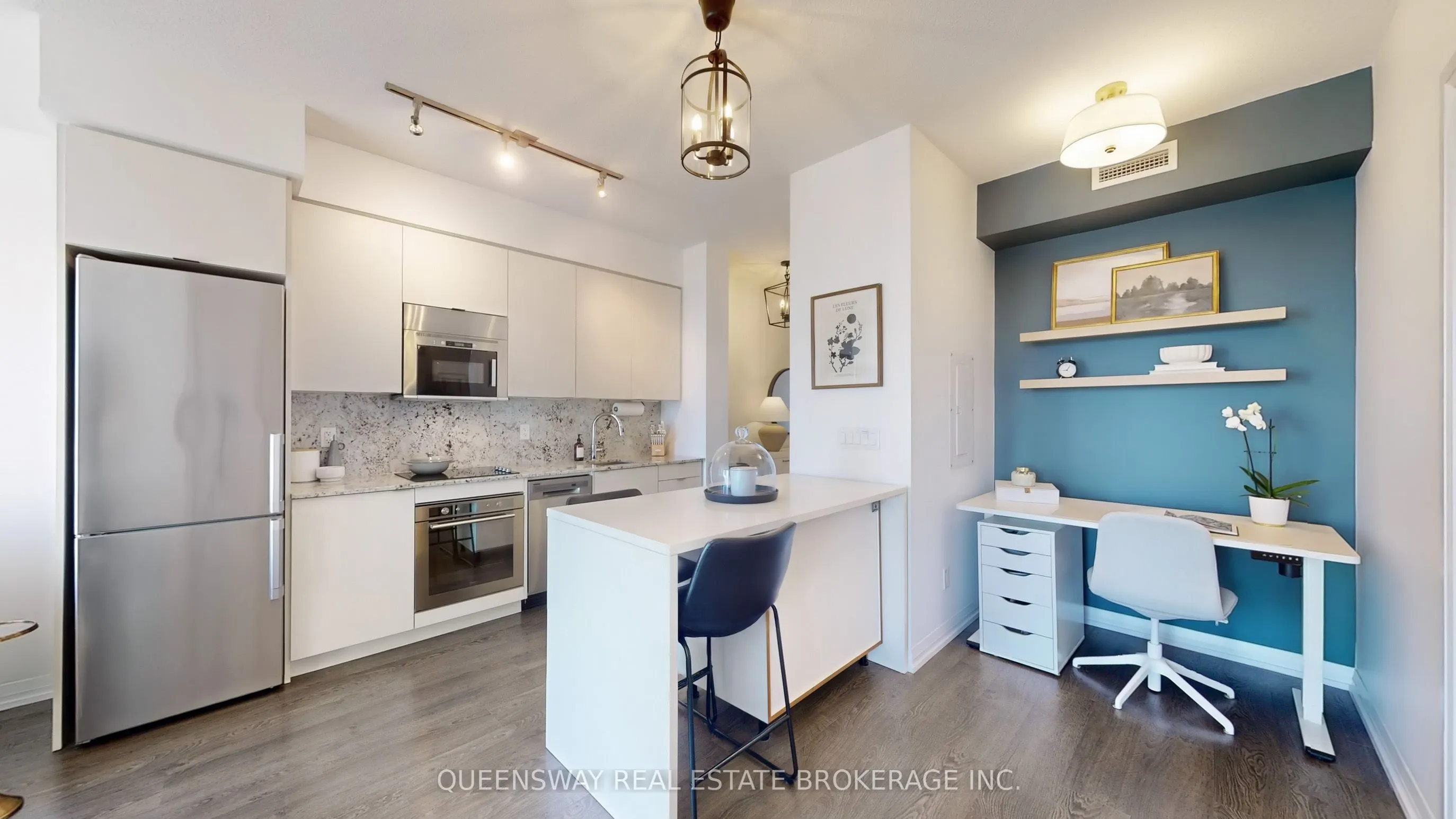 101 Erskine Avenue #1605