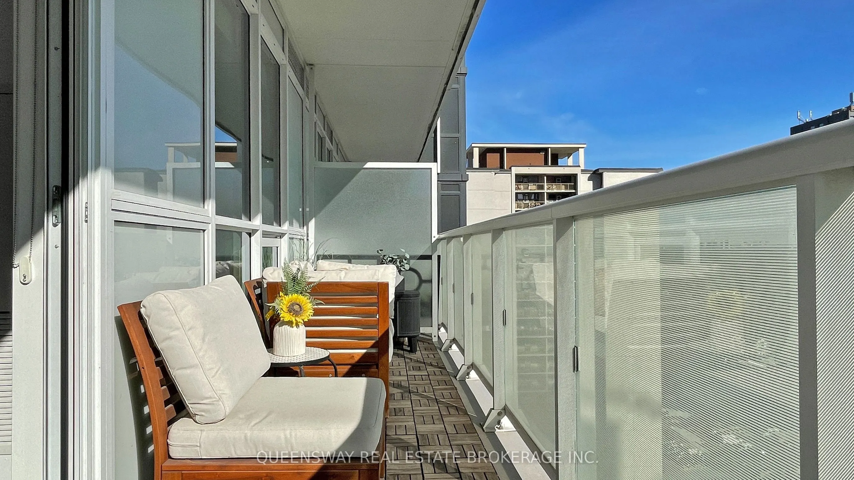 101 Erskine Avenue #1605