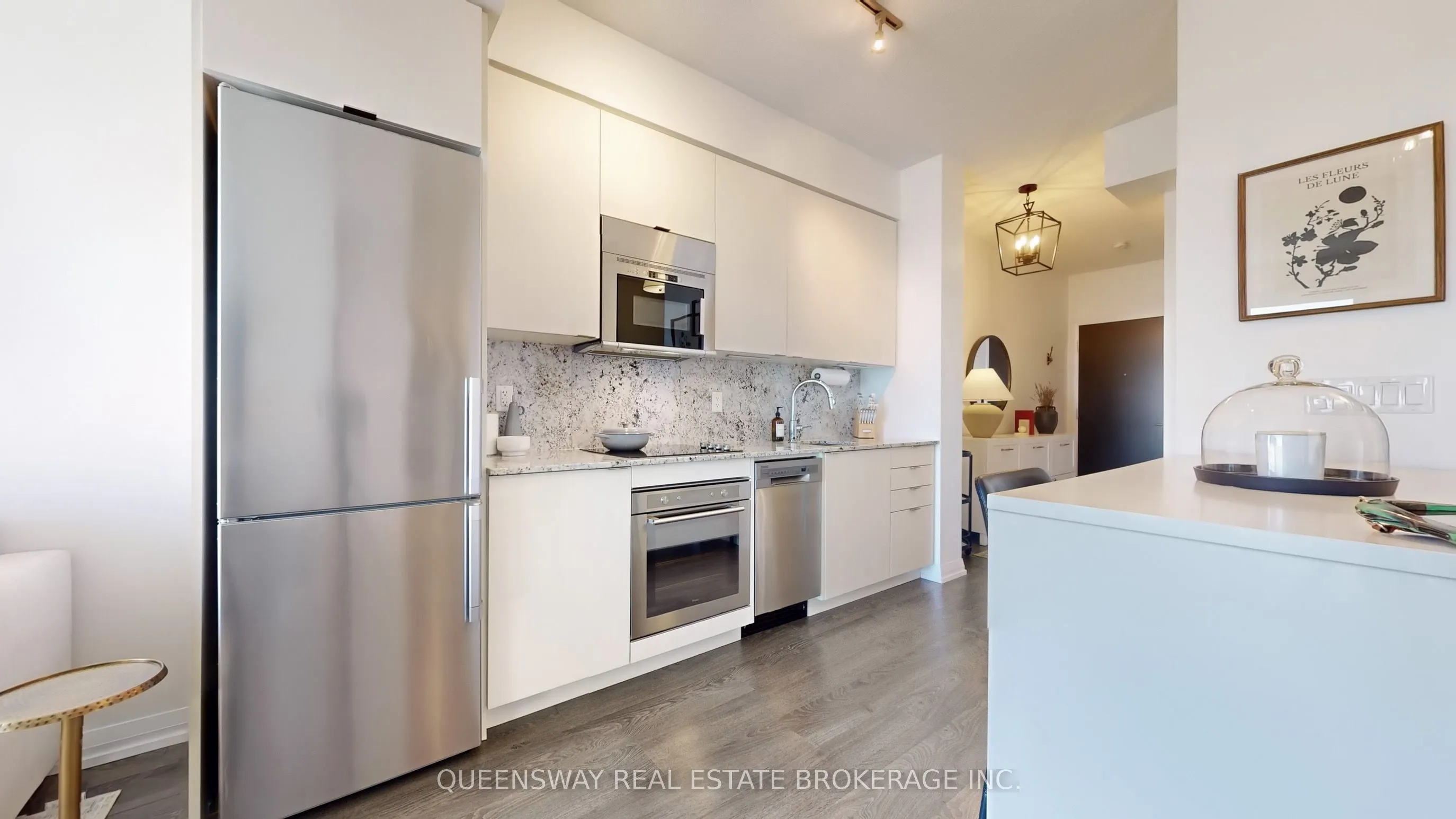 101 Erskine Avenue #1605