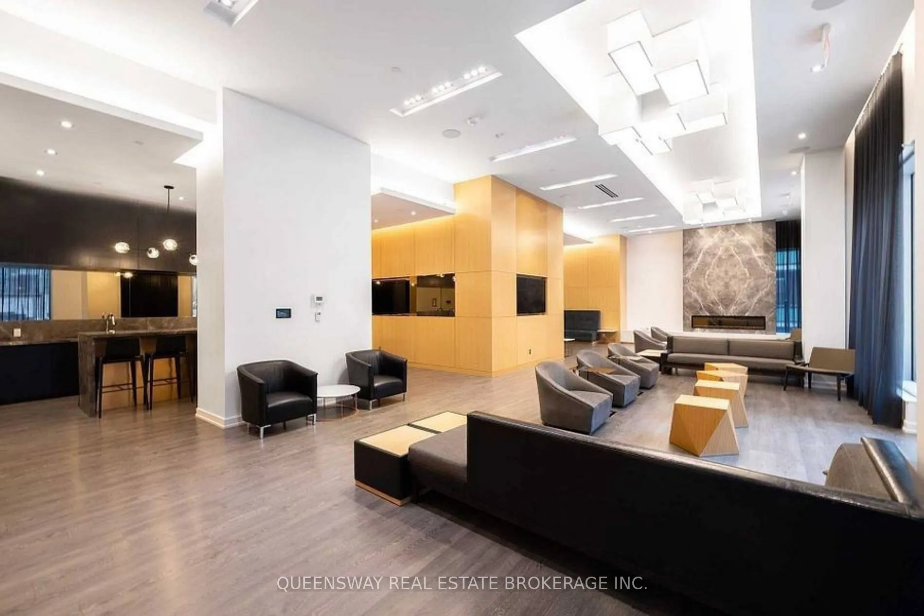 101 Erskine Avenue #1605