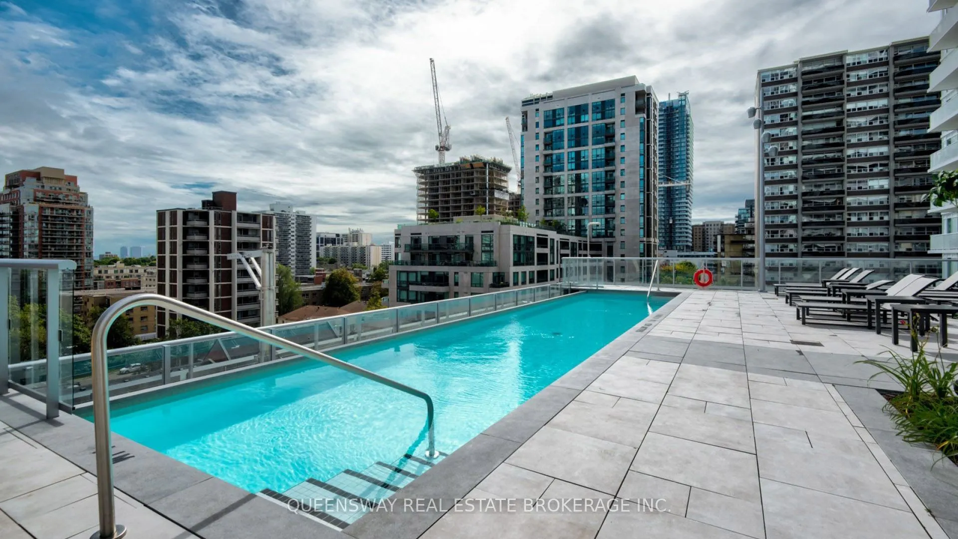 101 Erskine Avenue #1605