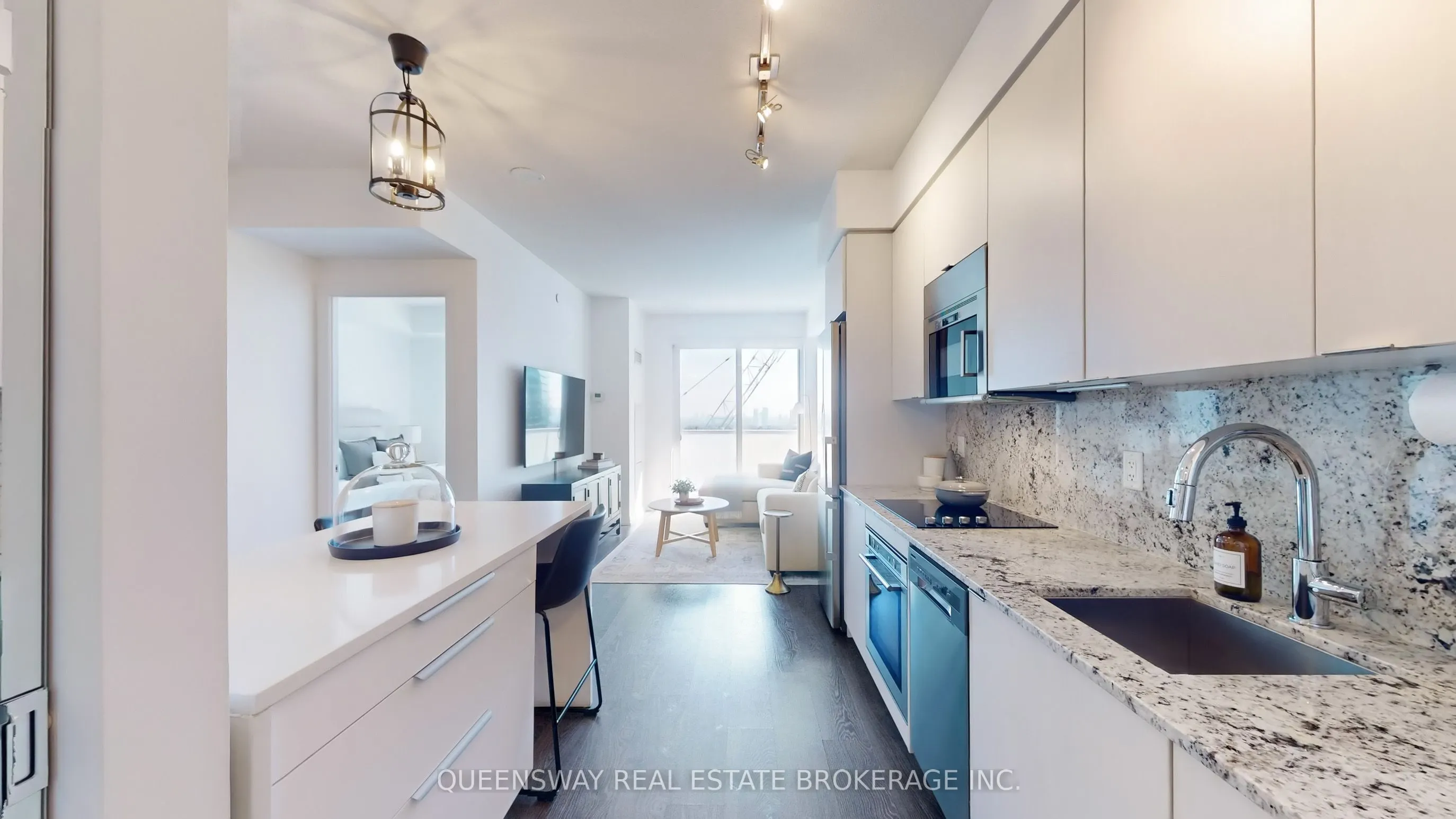 101 Erskine Avenue #1605