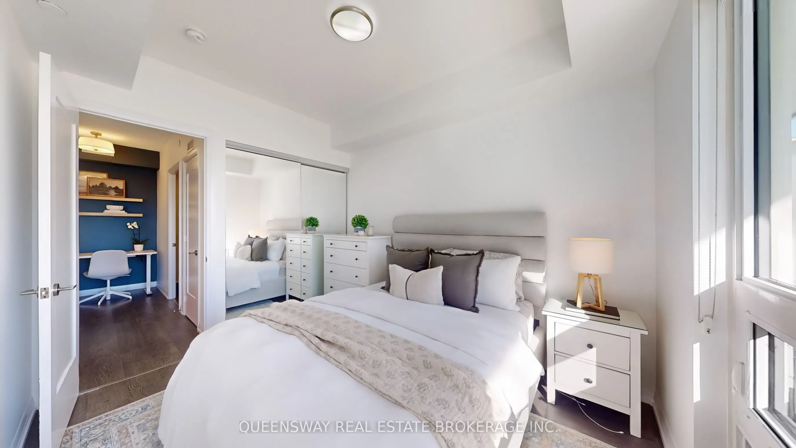 101 Erskine Avenue #1605