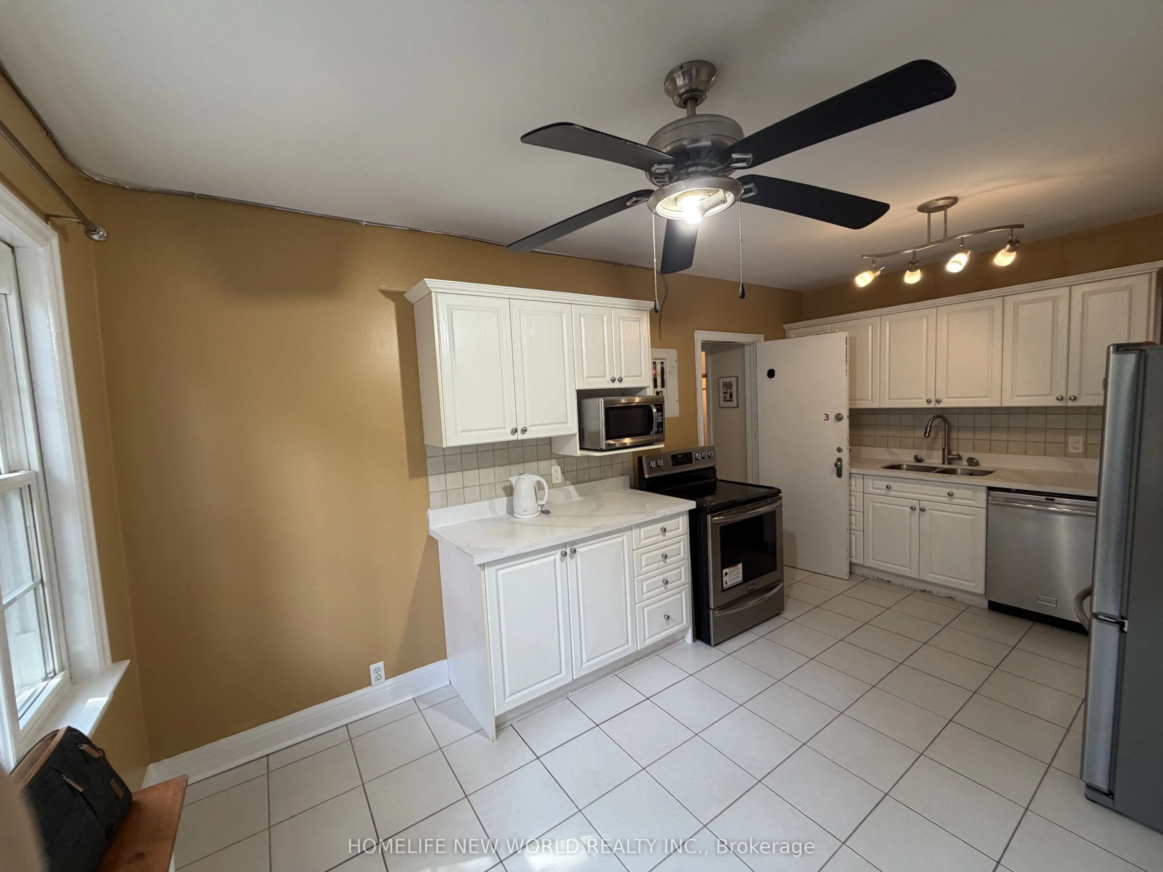 1217 Avenue Road #3