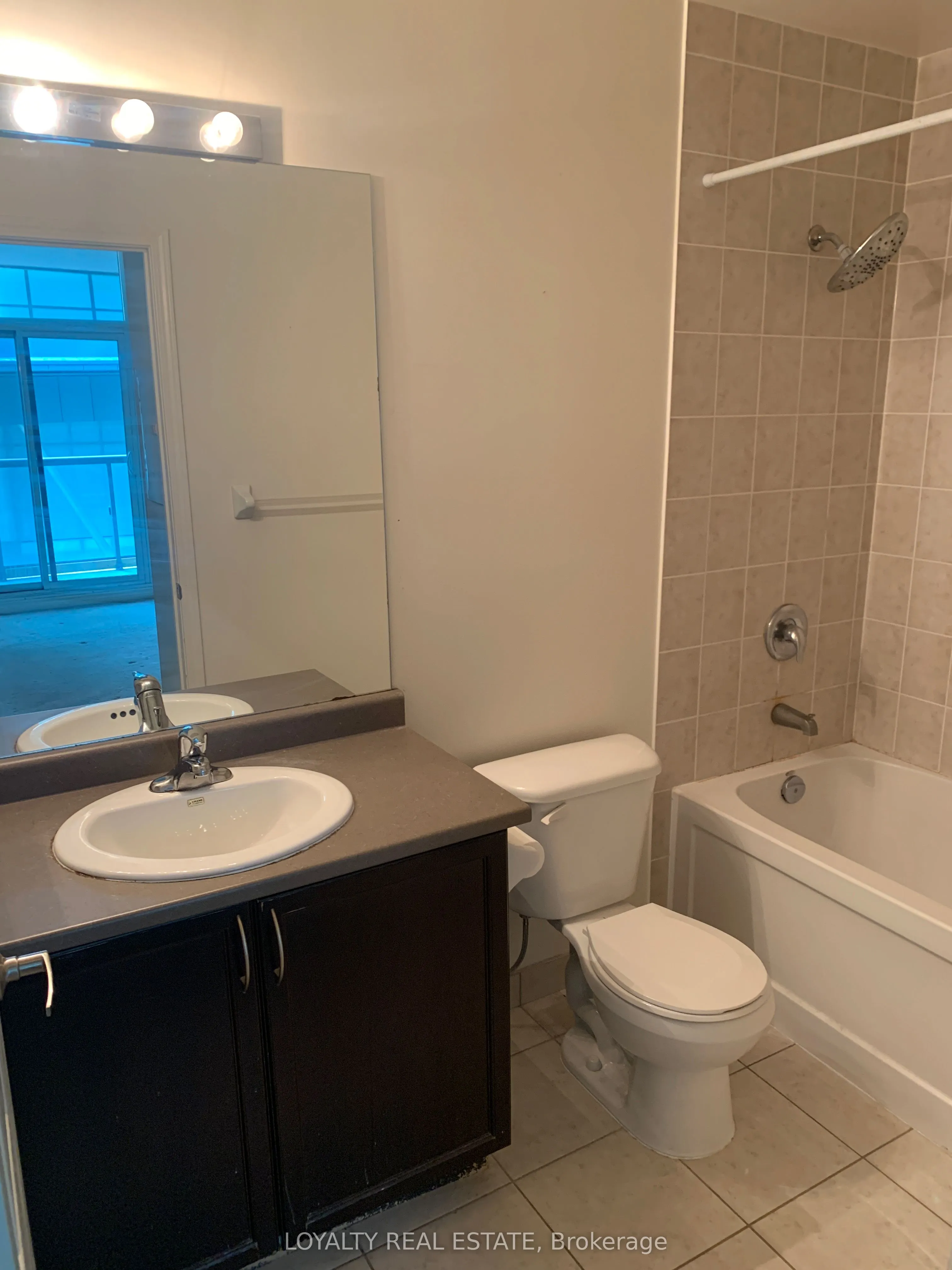 19 Grand Trunk Crescent #309