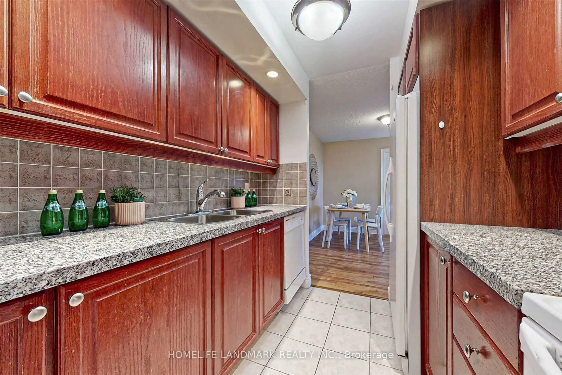10 Northtown Way #501