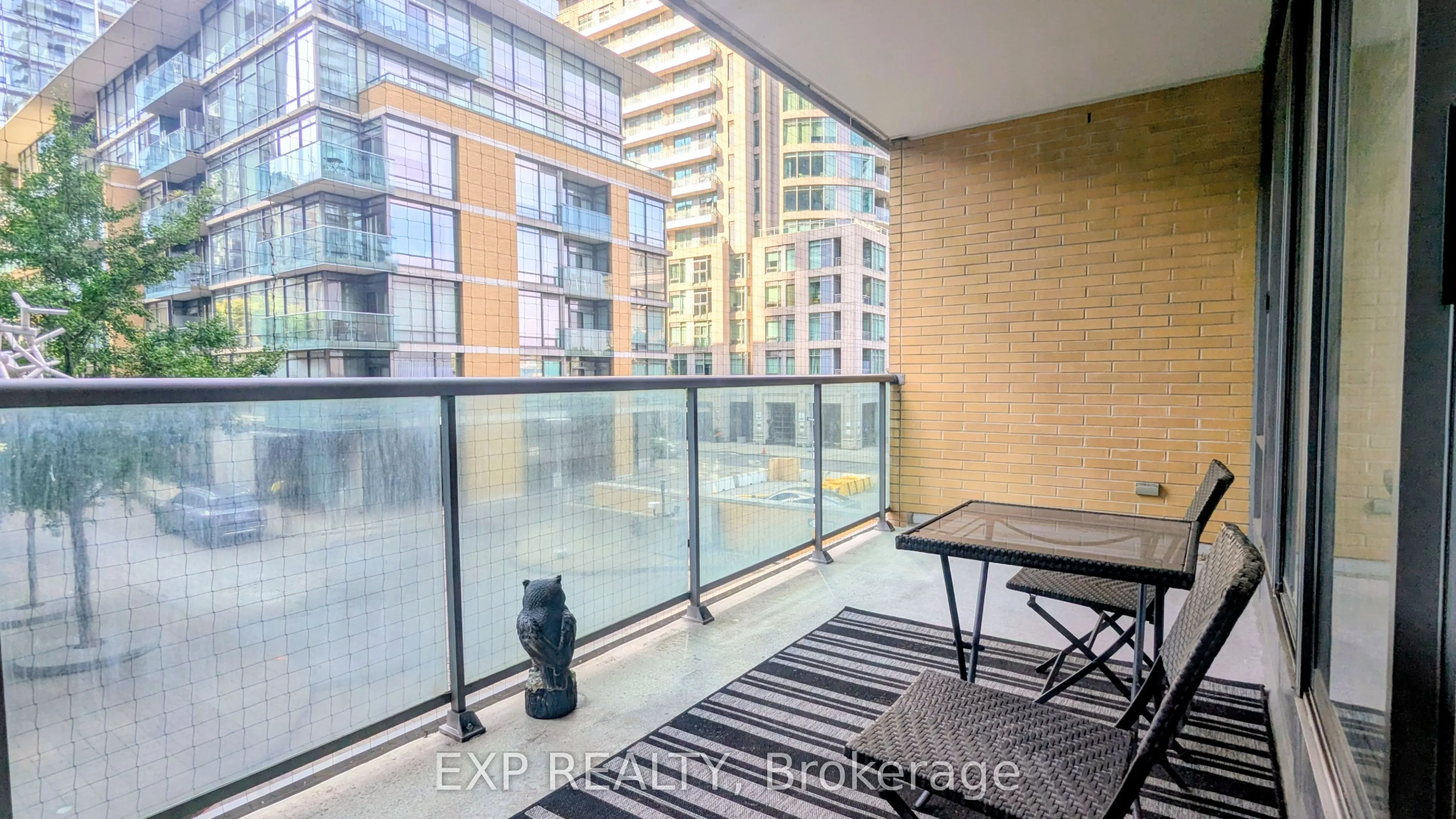 18 Yorkville Avenue #209