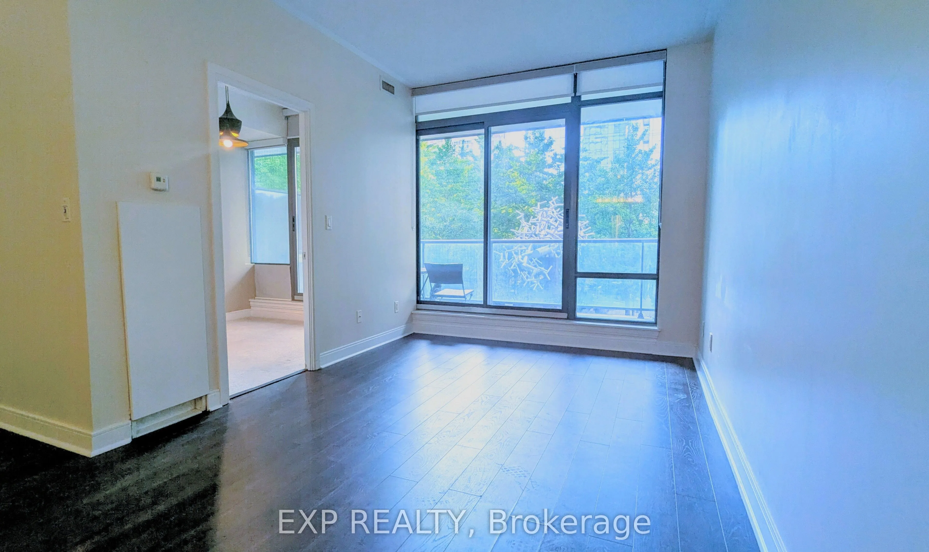 18 Yorkville Avenue #209