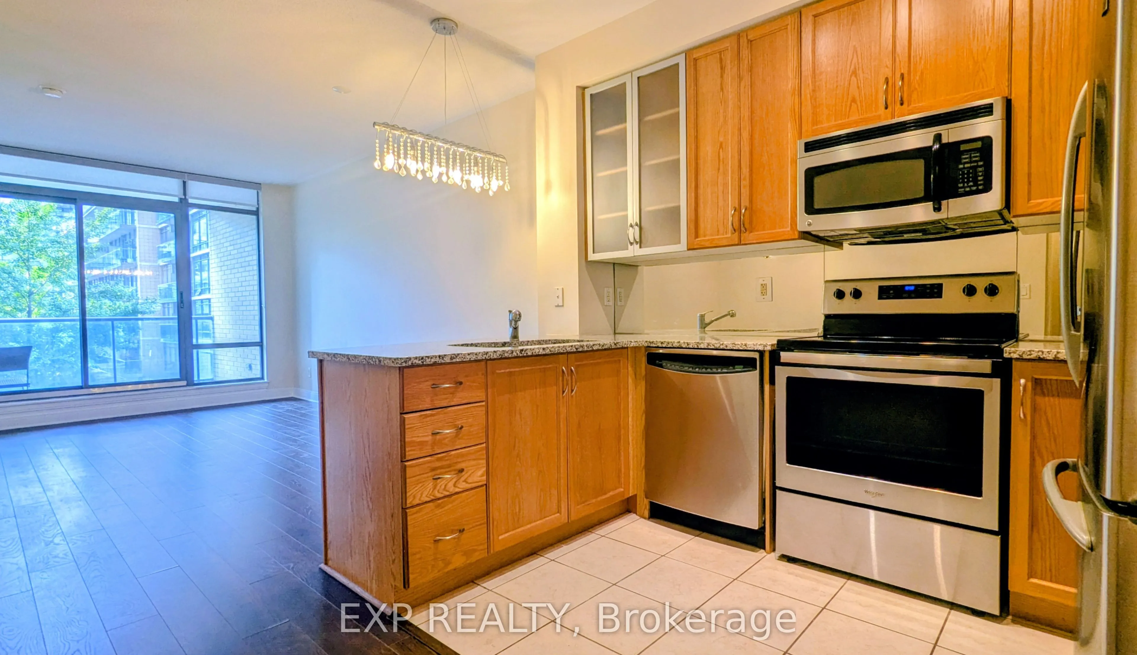 18 Yorkville Avenue #209