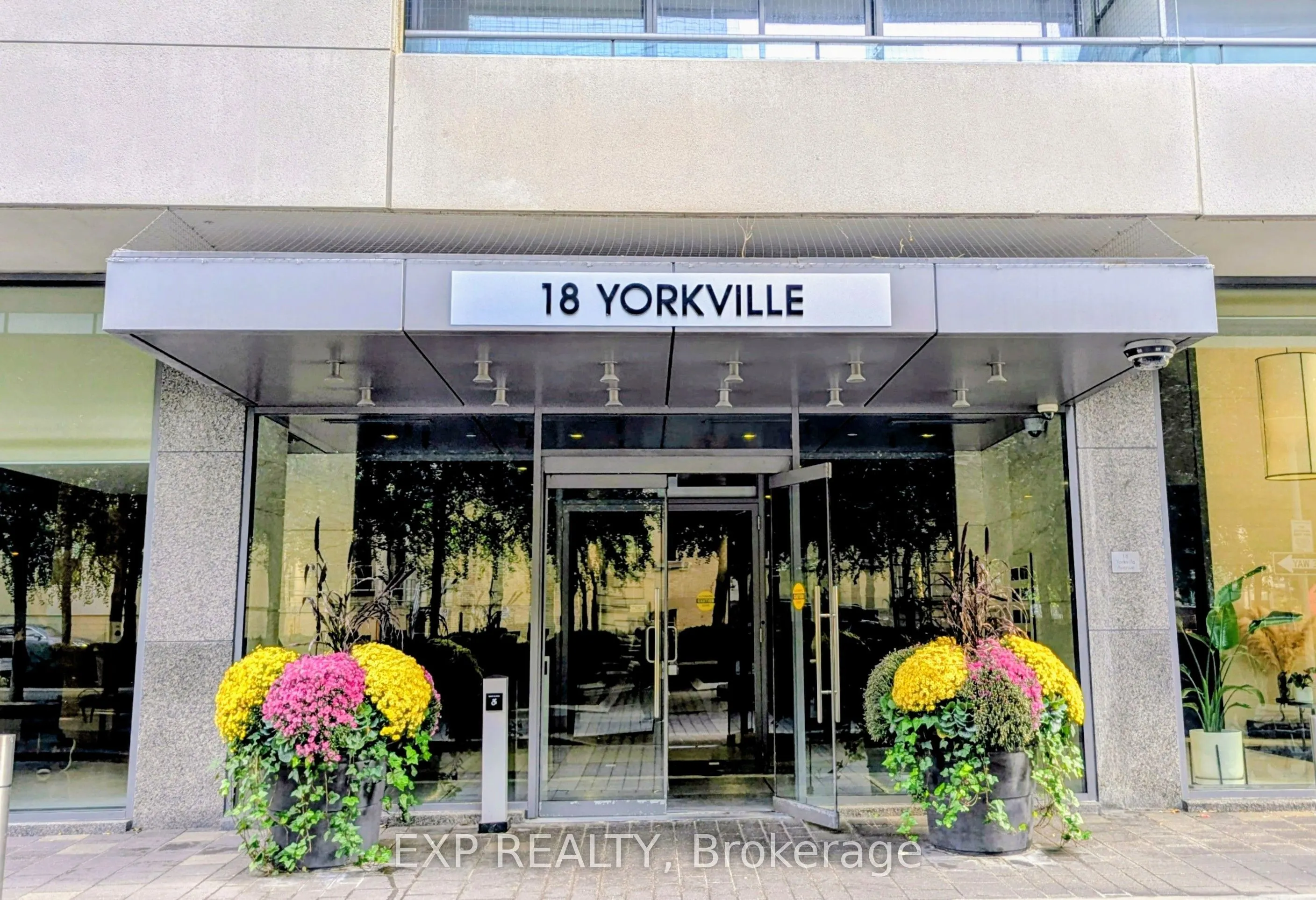 18 Yorkville Avenue #209