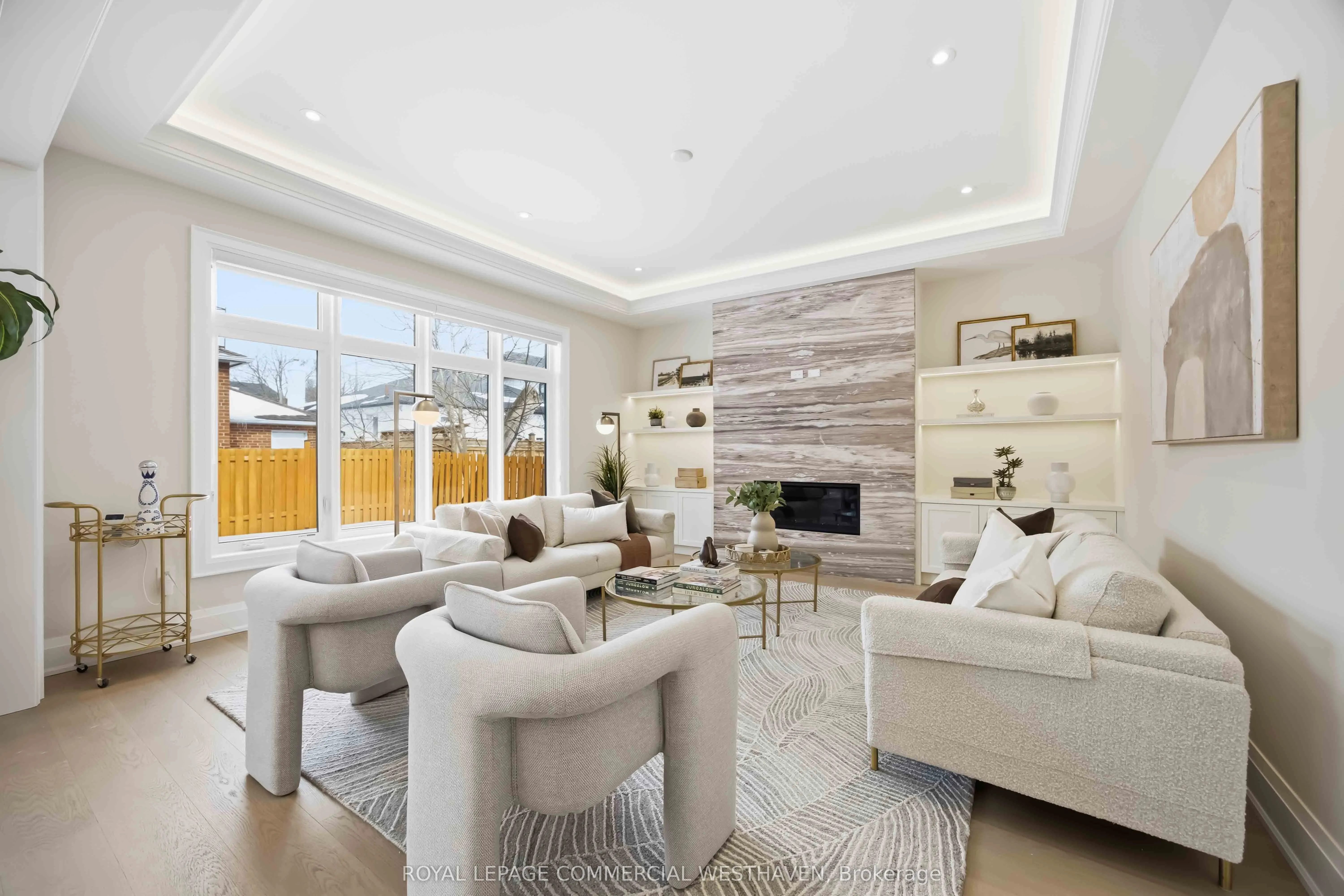 98 Charleswood Drive