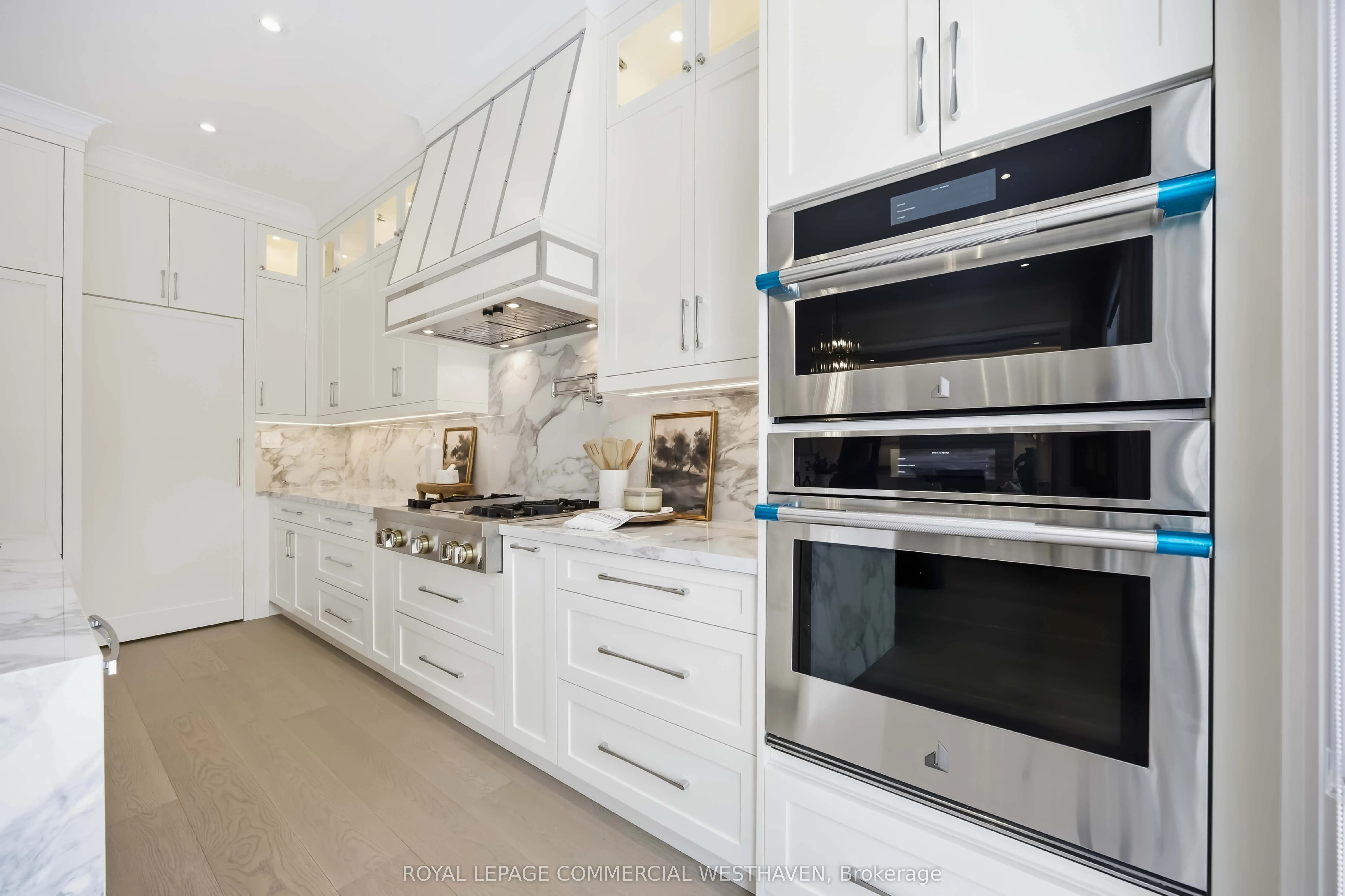 98 Charleswood Drive