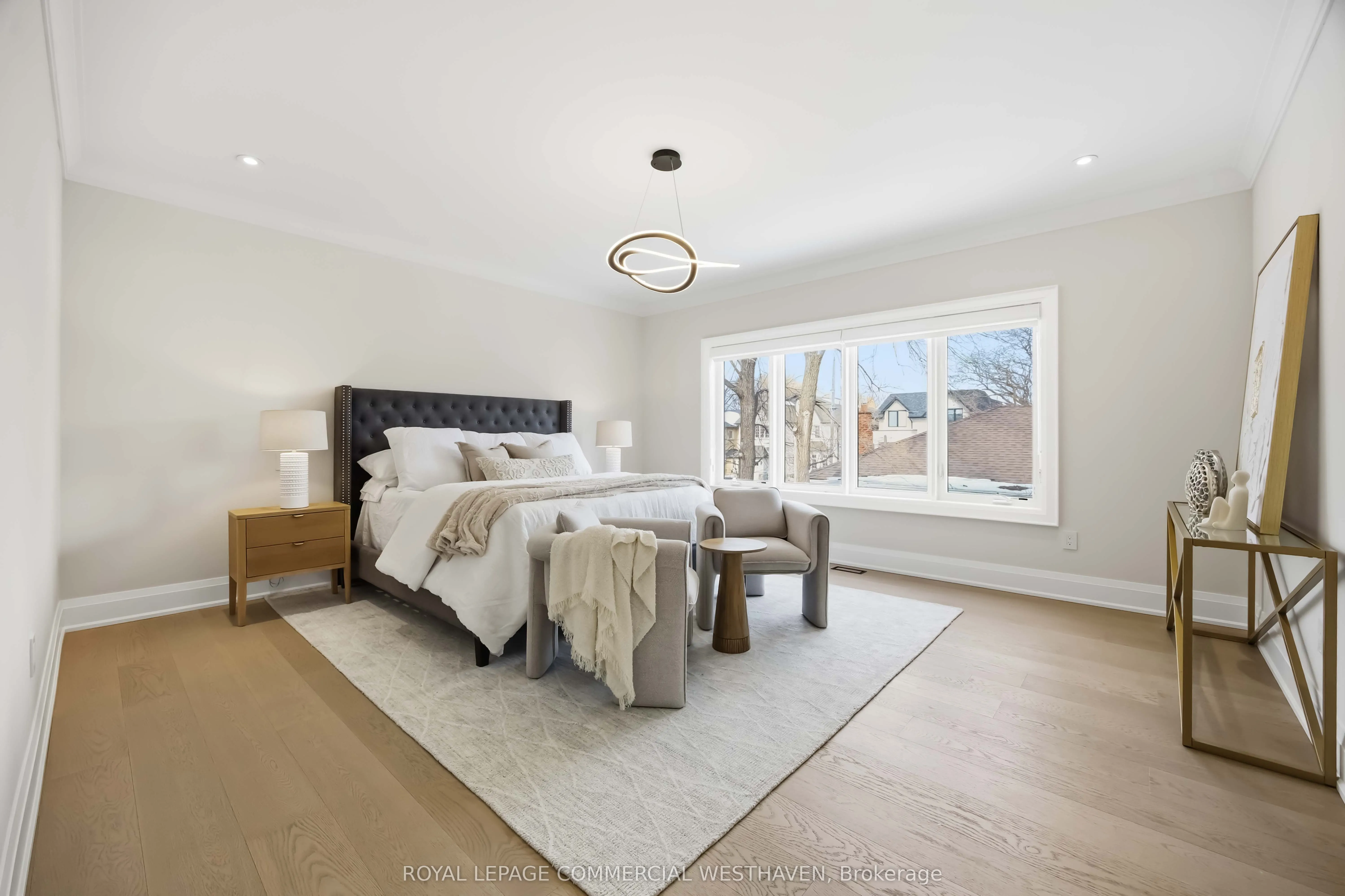 98 Charleswood Drive