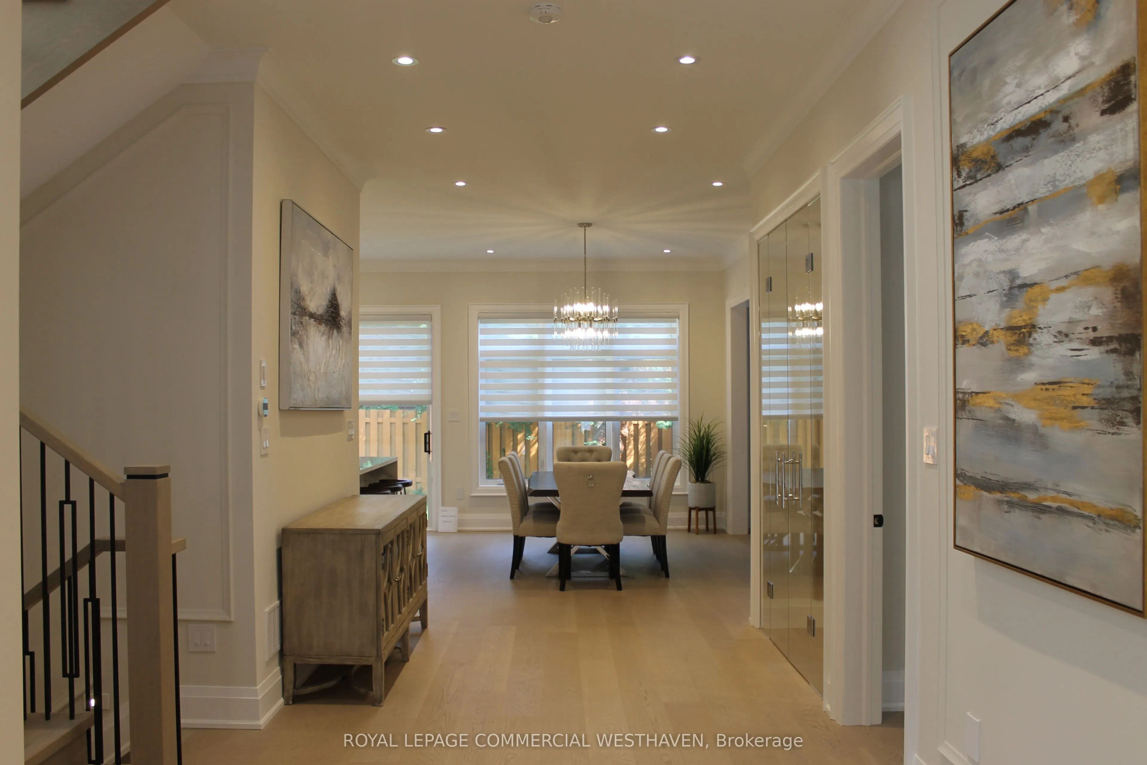 98 Charleswood Drive