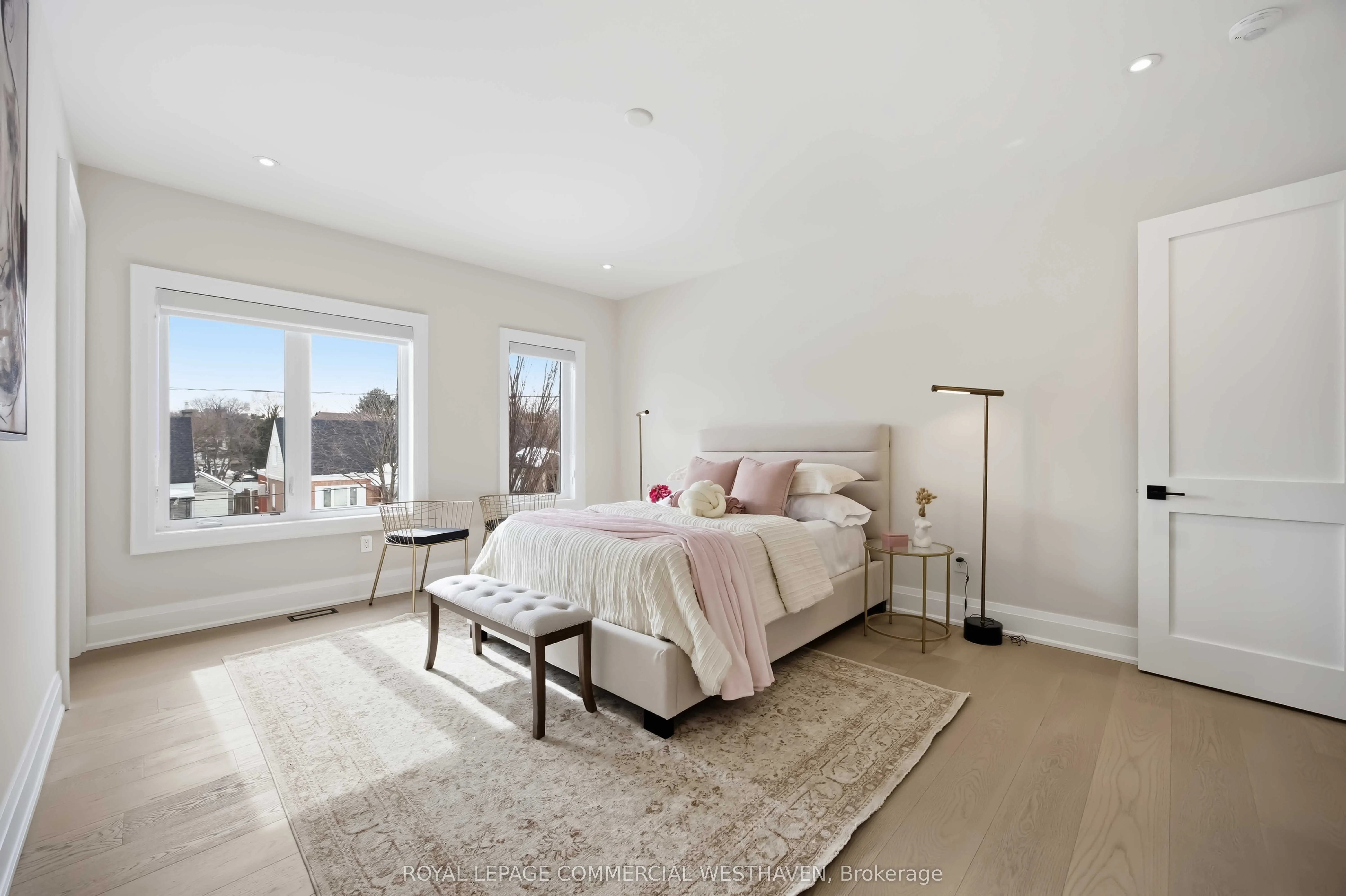 98 Charleswood Drive