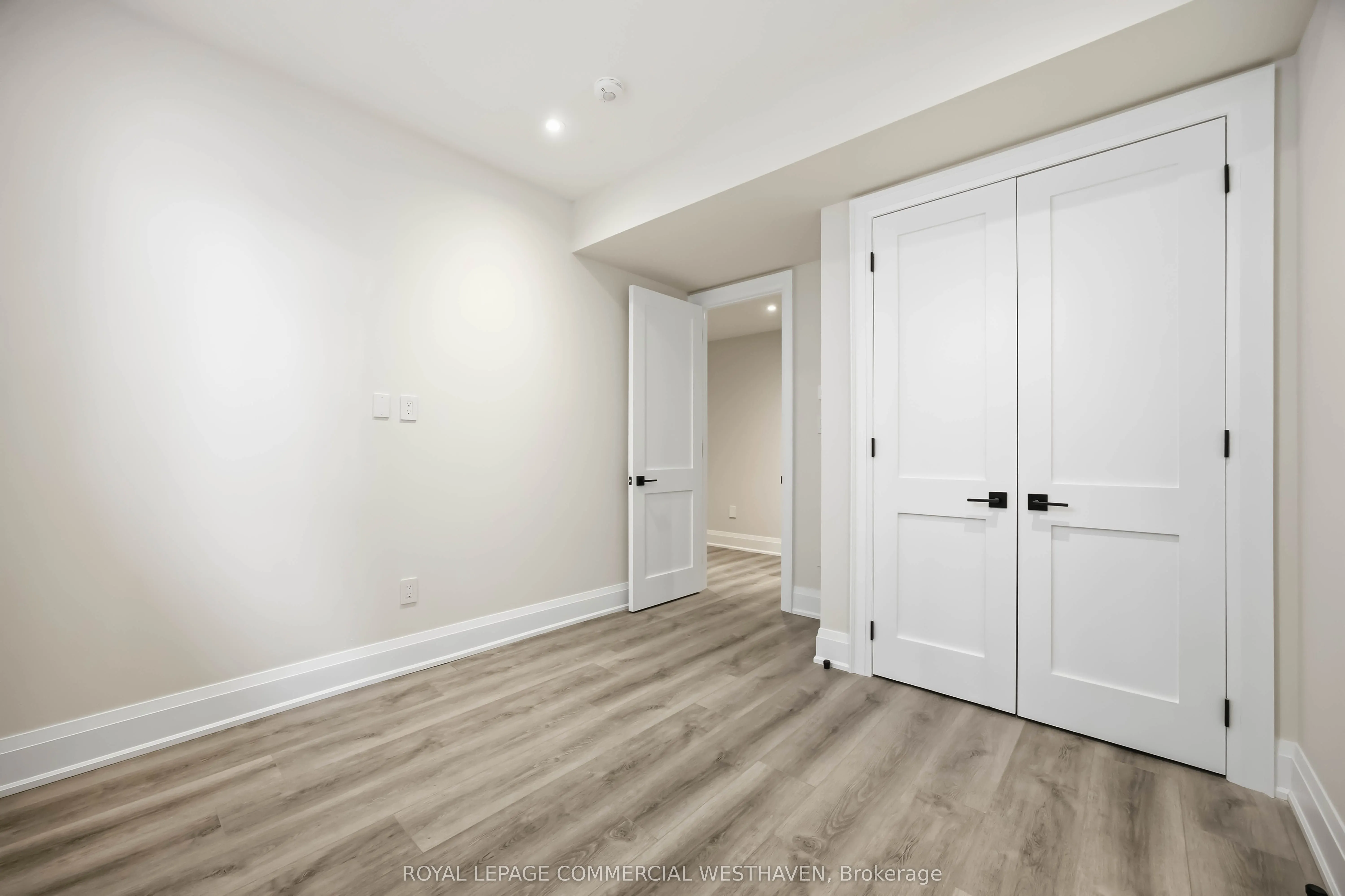 98 Charleswood Drive