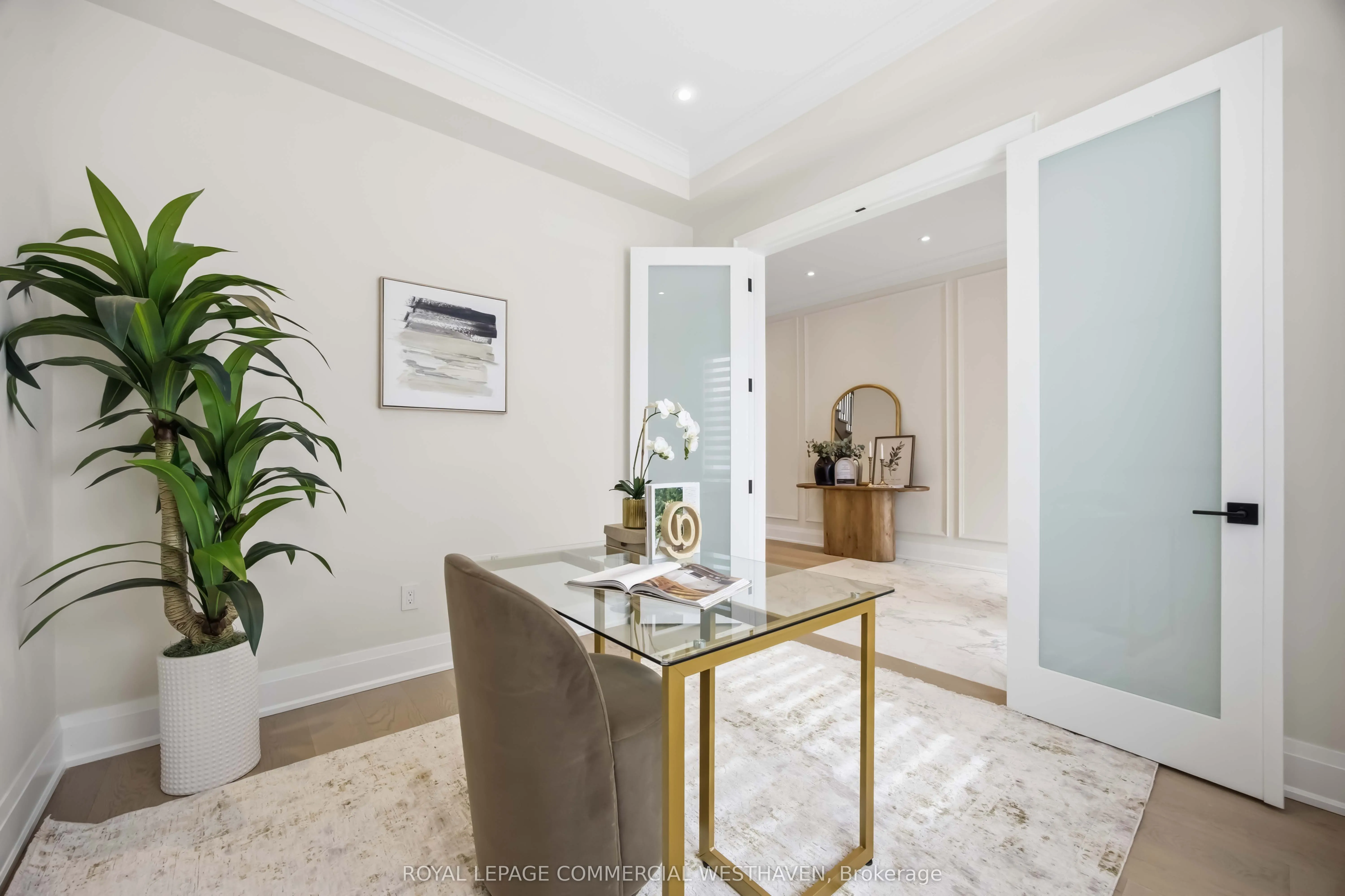 98 Charleswood Drive