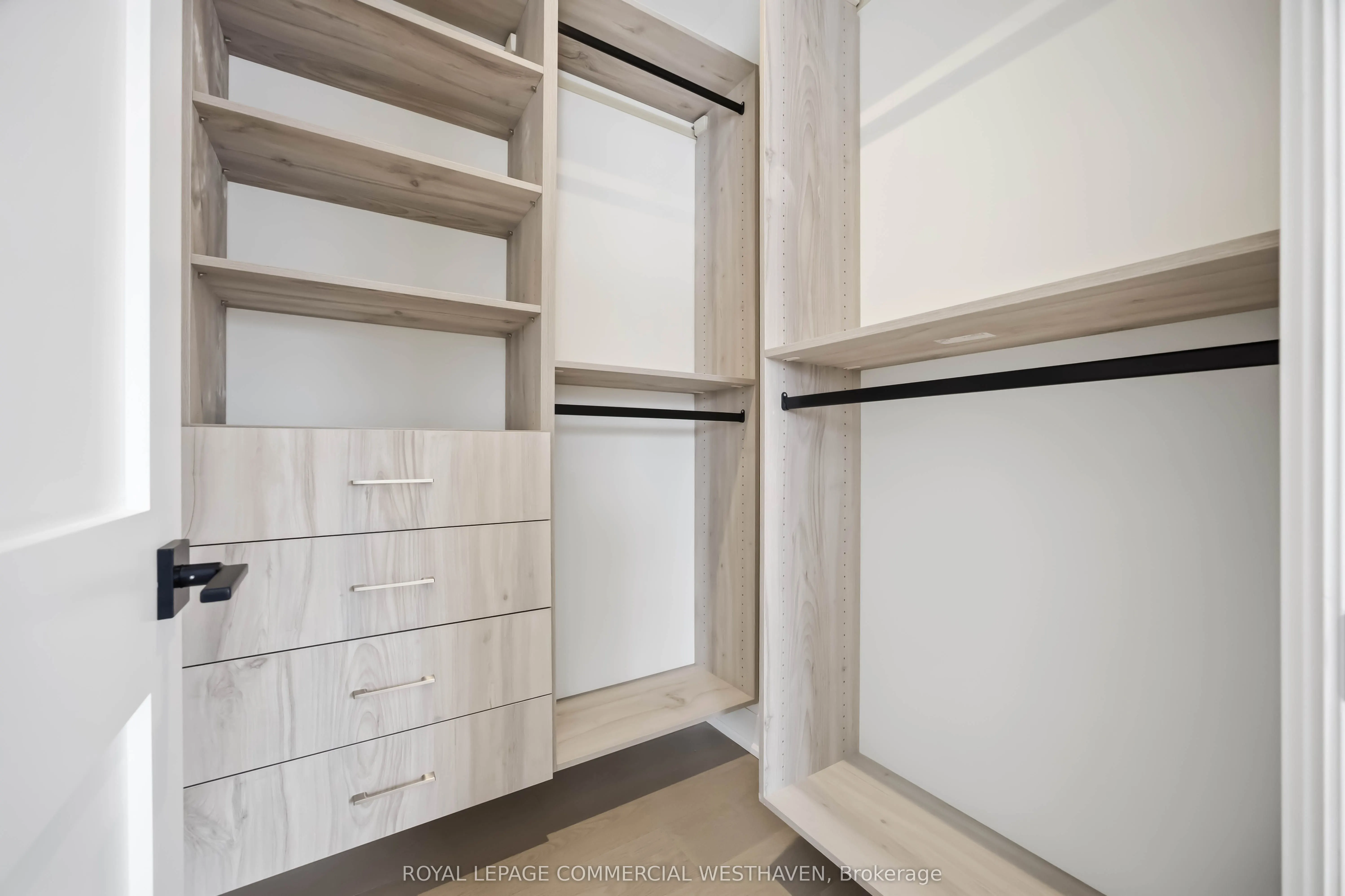 98 Charleswood Drive