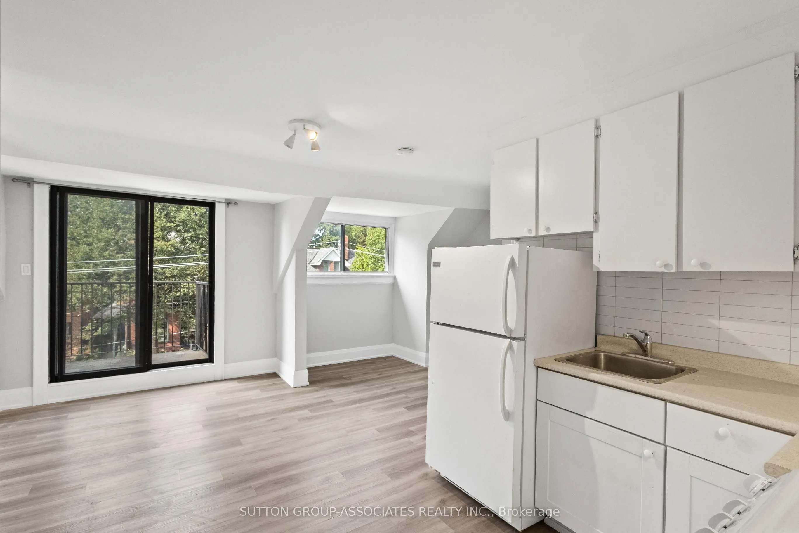 415 Brunswick Avenue