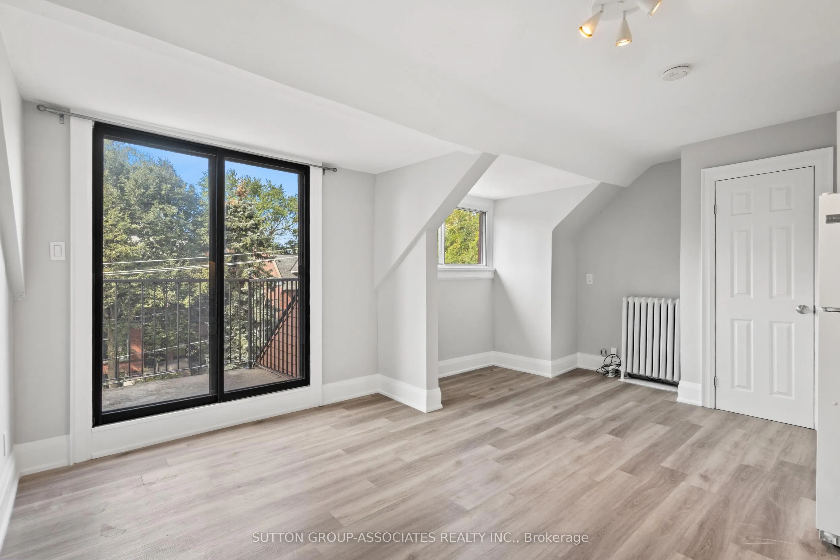 415 Brunswick Avenue