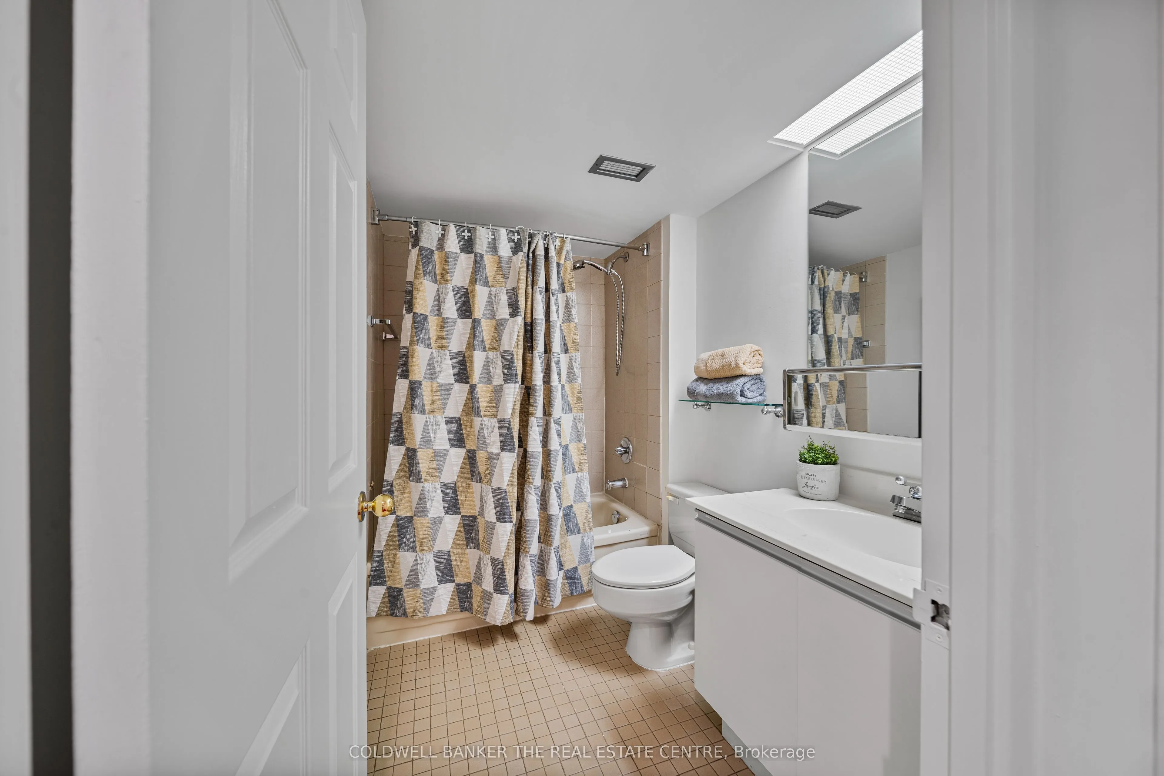 701 King Street W #1007