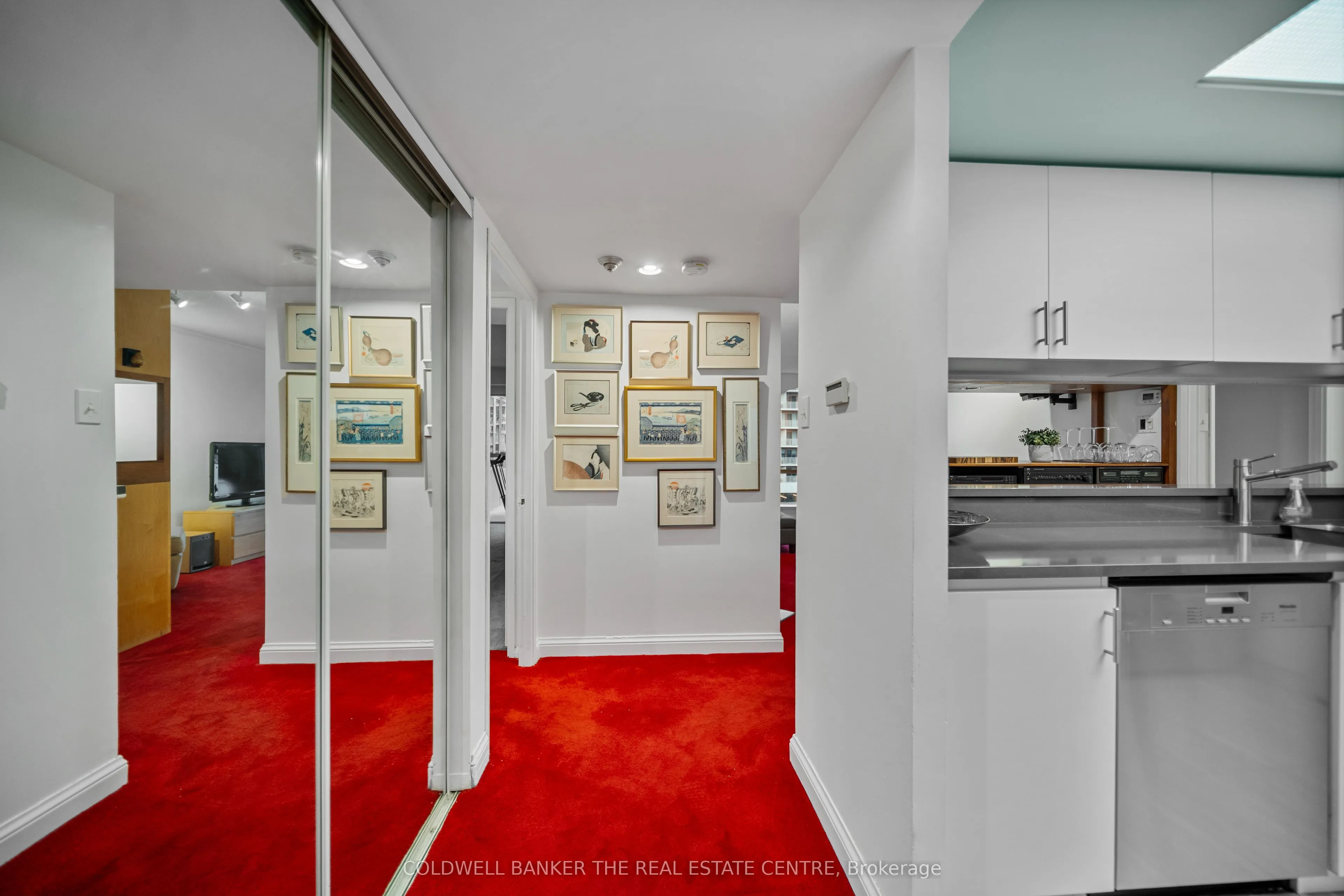 701 King Street W #1007