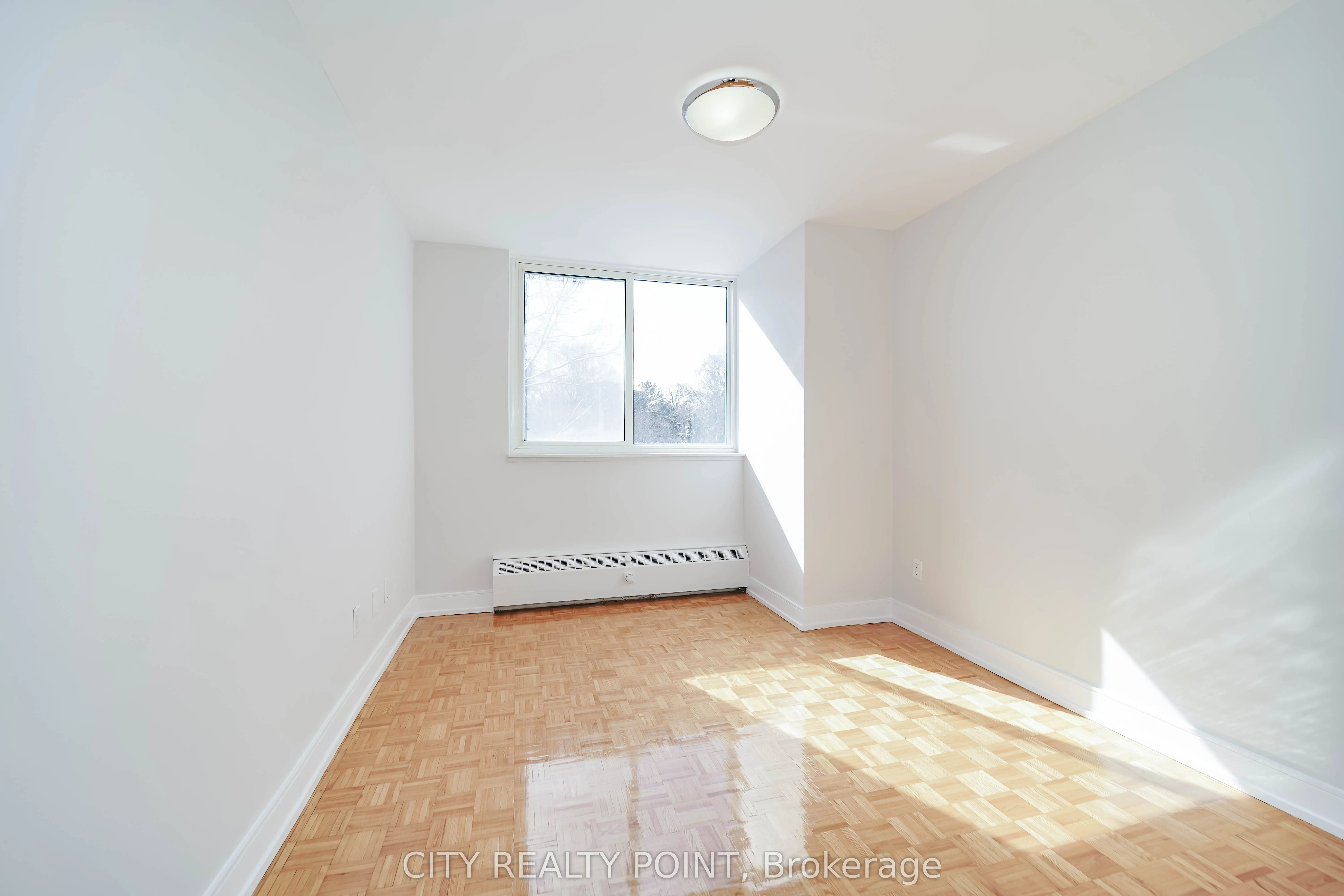 10 Shallmar Boulevard #907