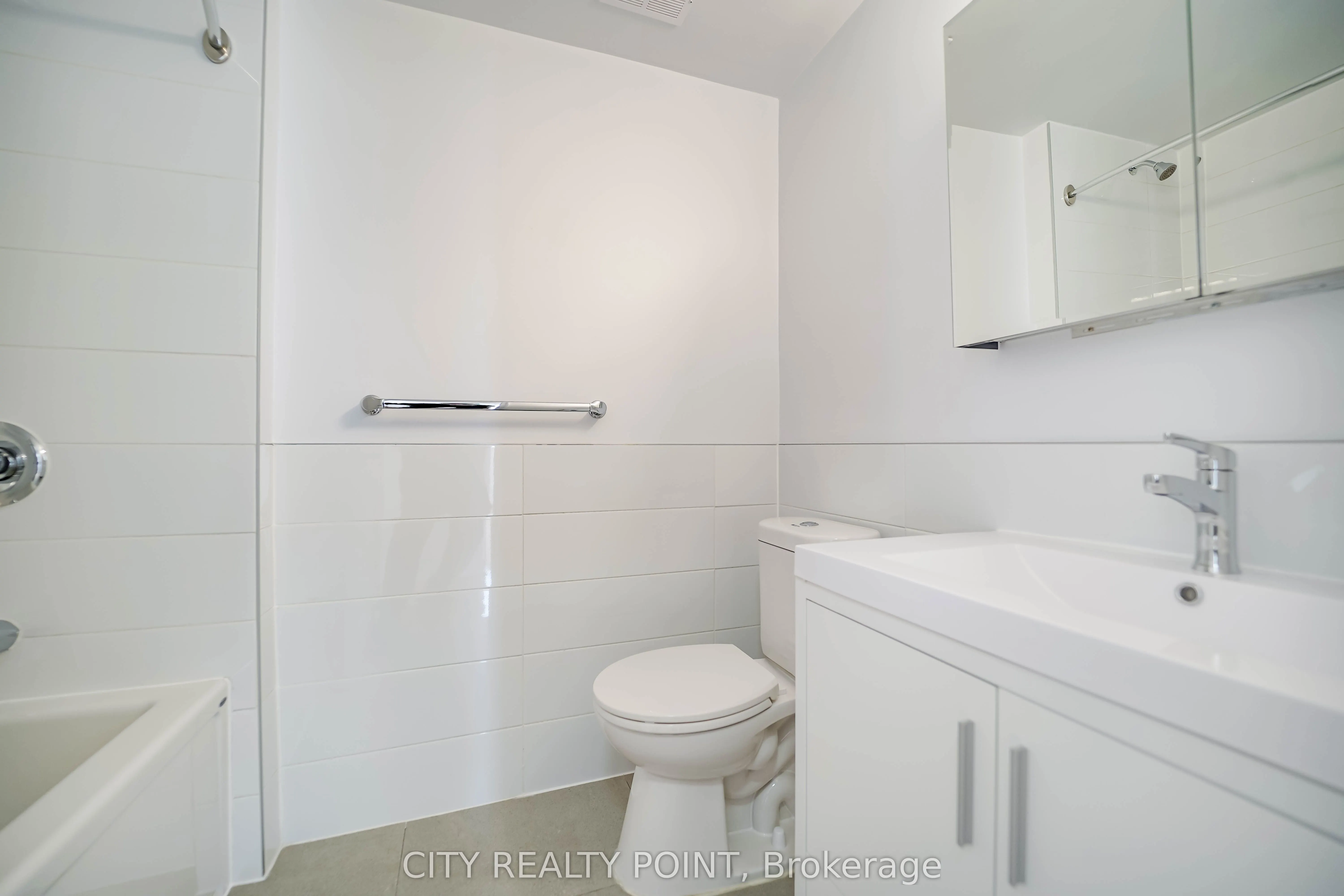 10 Shallmar Boulevard #907