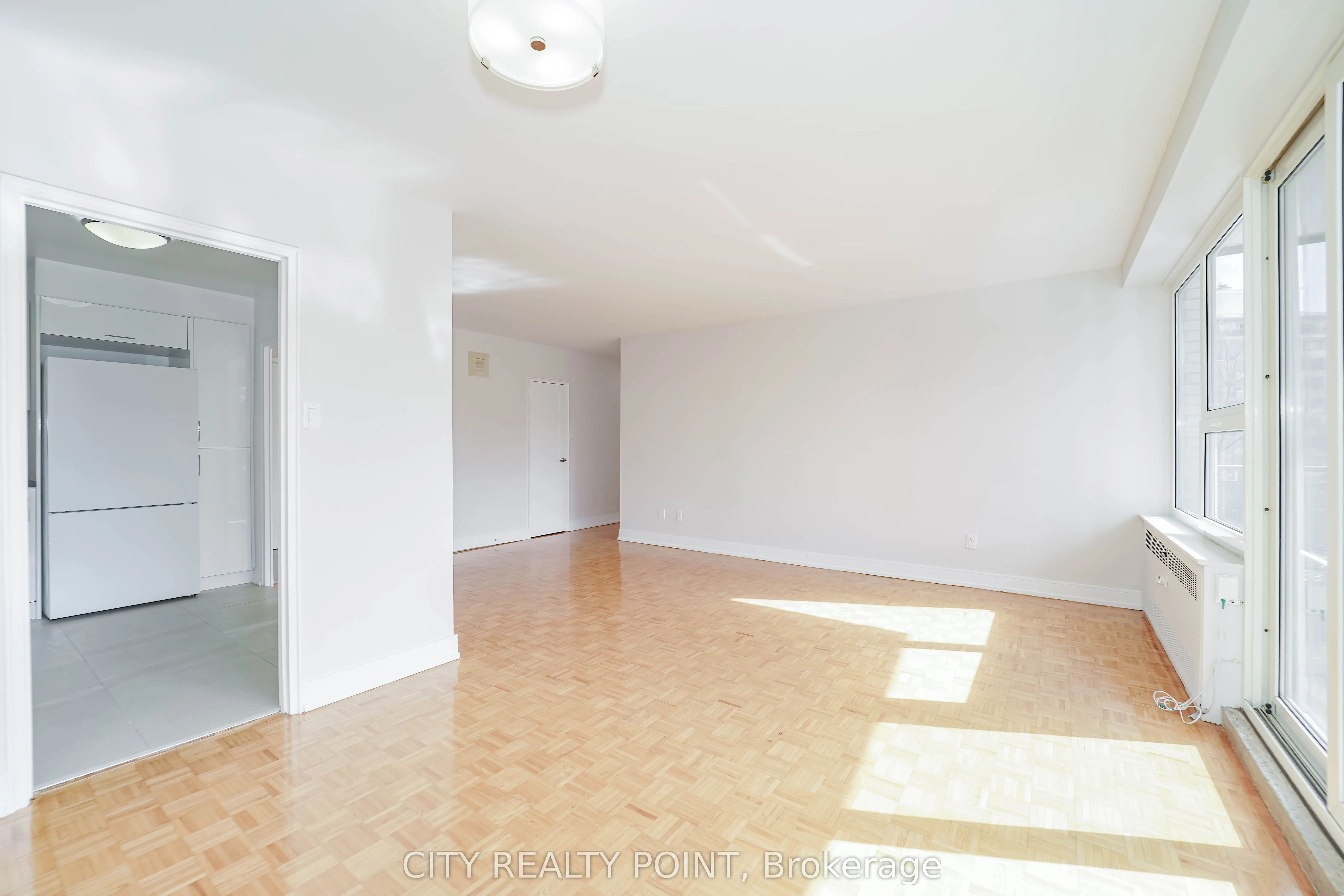 10 Shallmar Boulevard #907