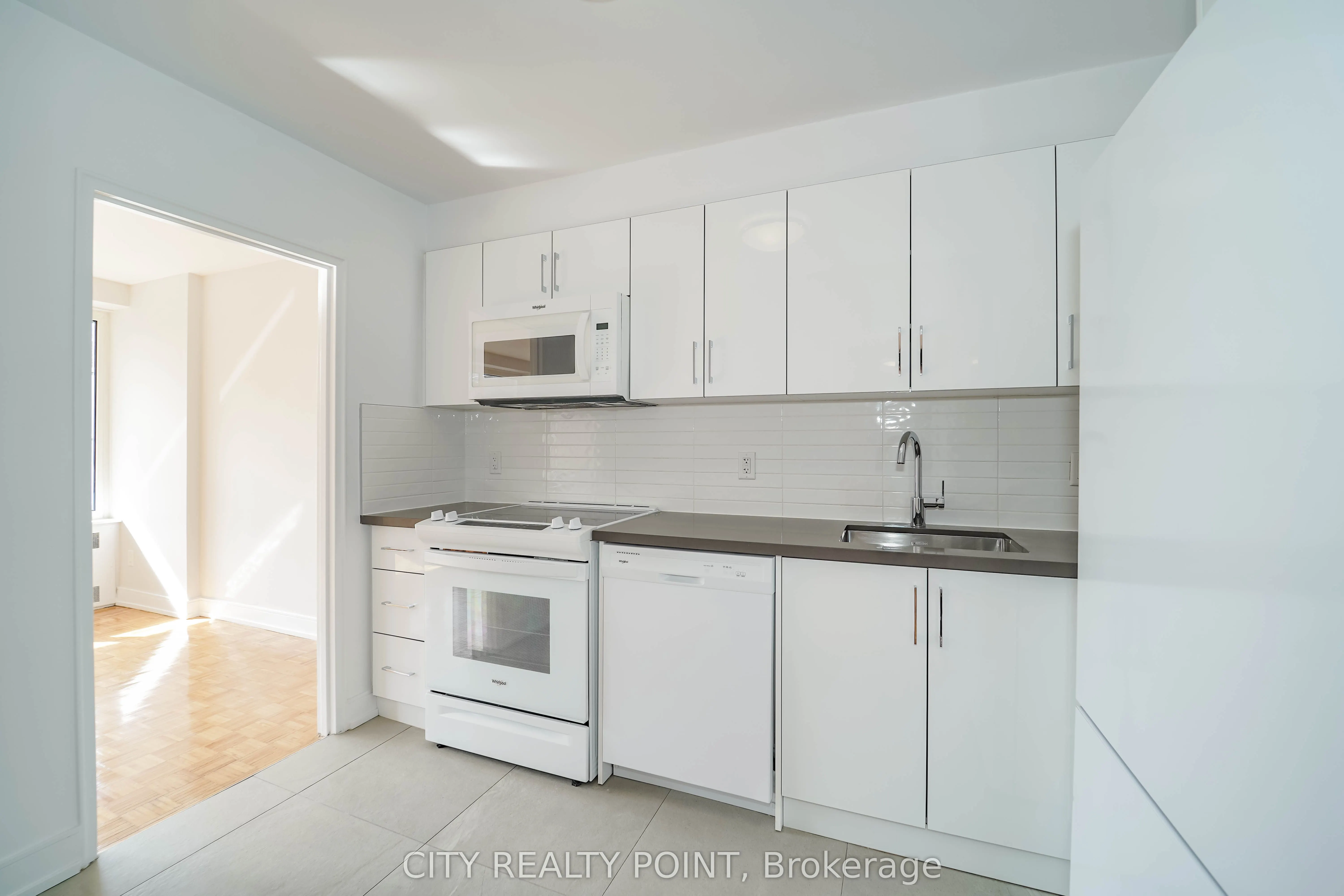 10 Shallmar Boulevard #907