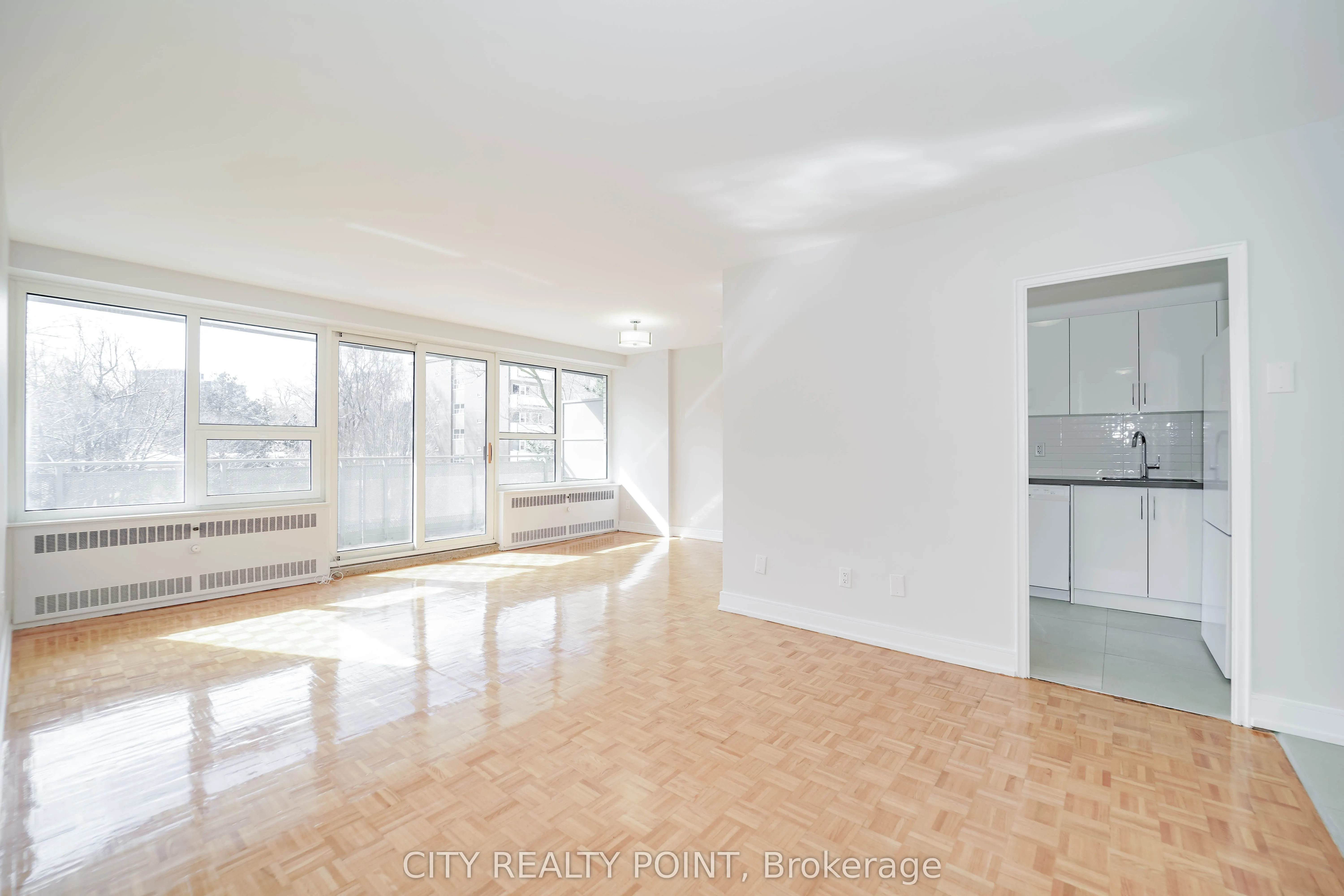 10 Shallmar Boulevard #907