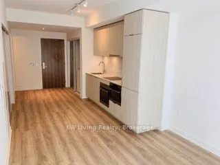 15 Queens Quay E #609