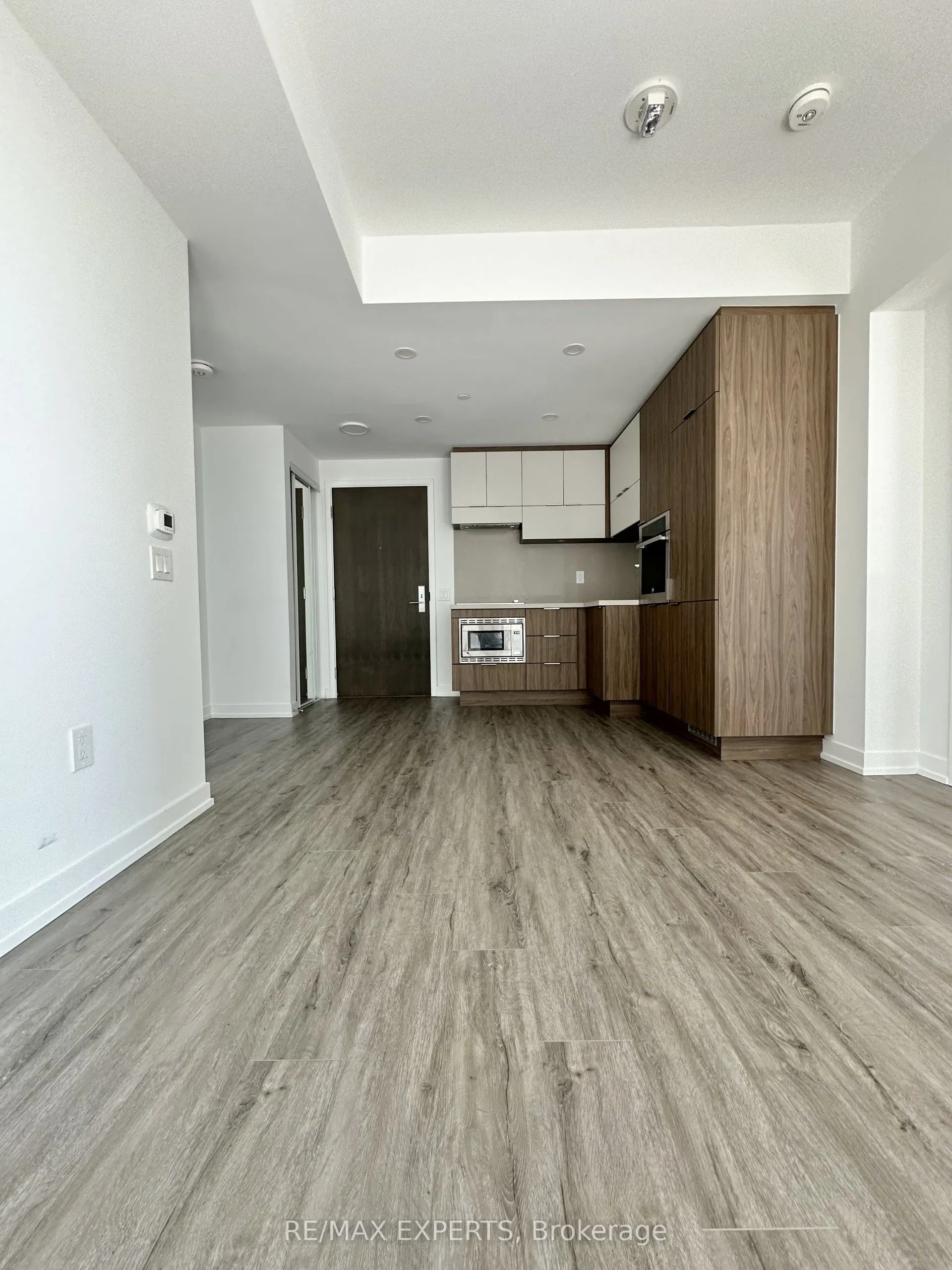 39 ROEHAMPTON Avenue #2707