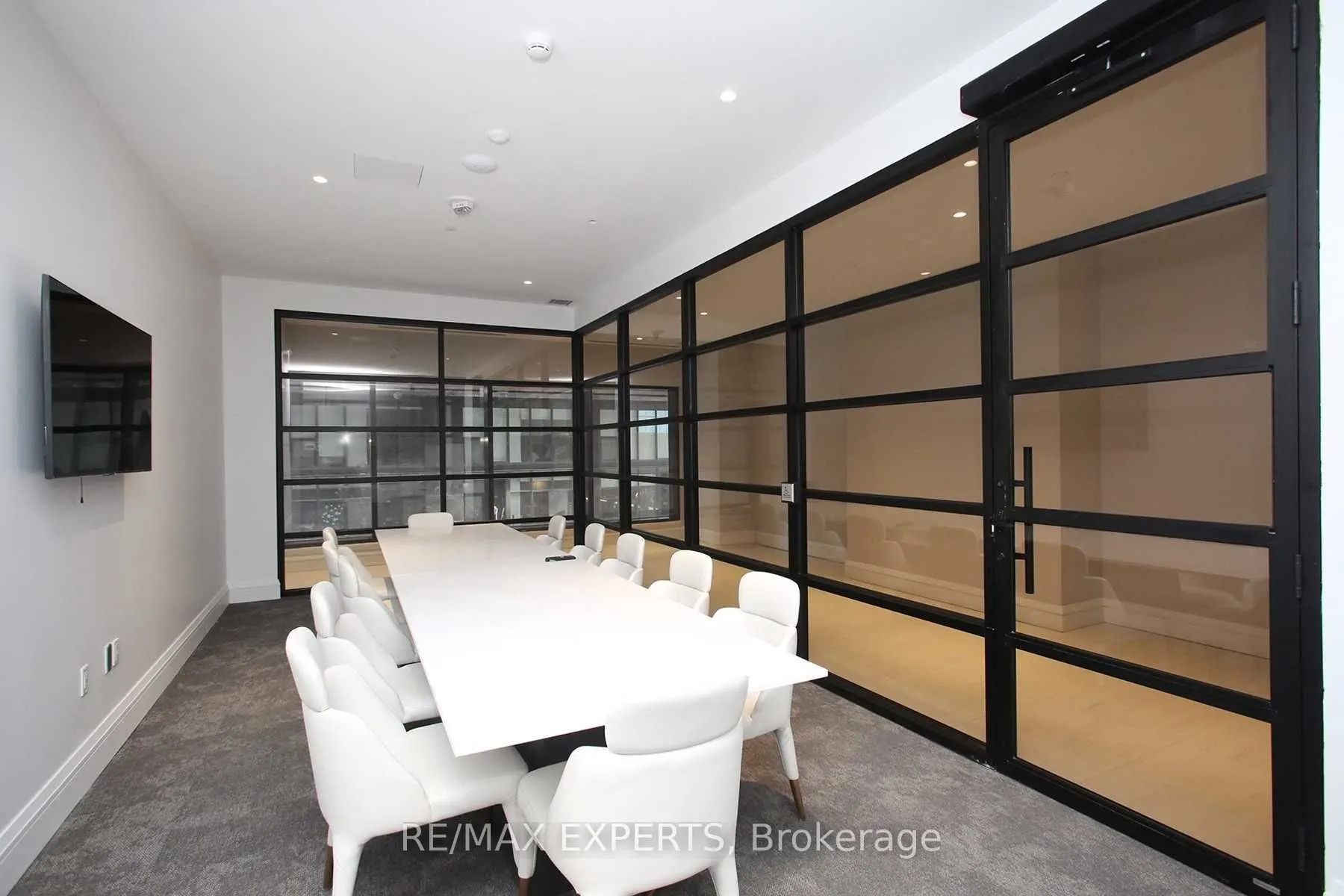 39 ROEHAMPTON Avenue #2707