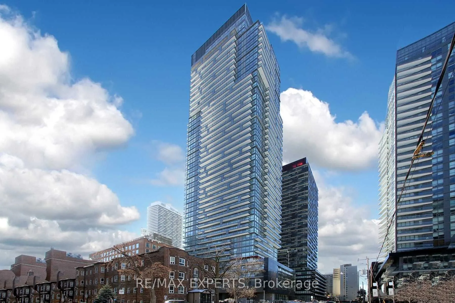 39 ROEHAMPTON Avenue #2707