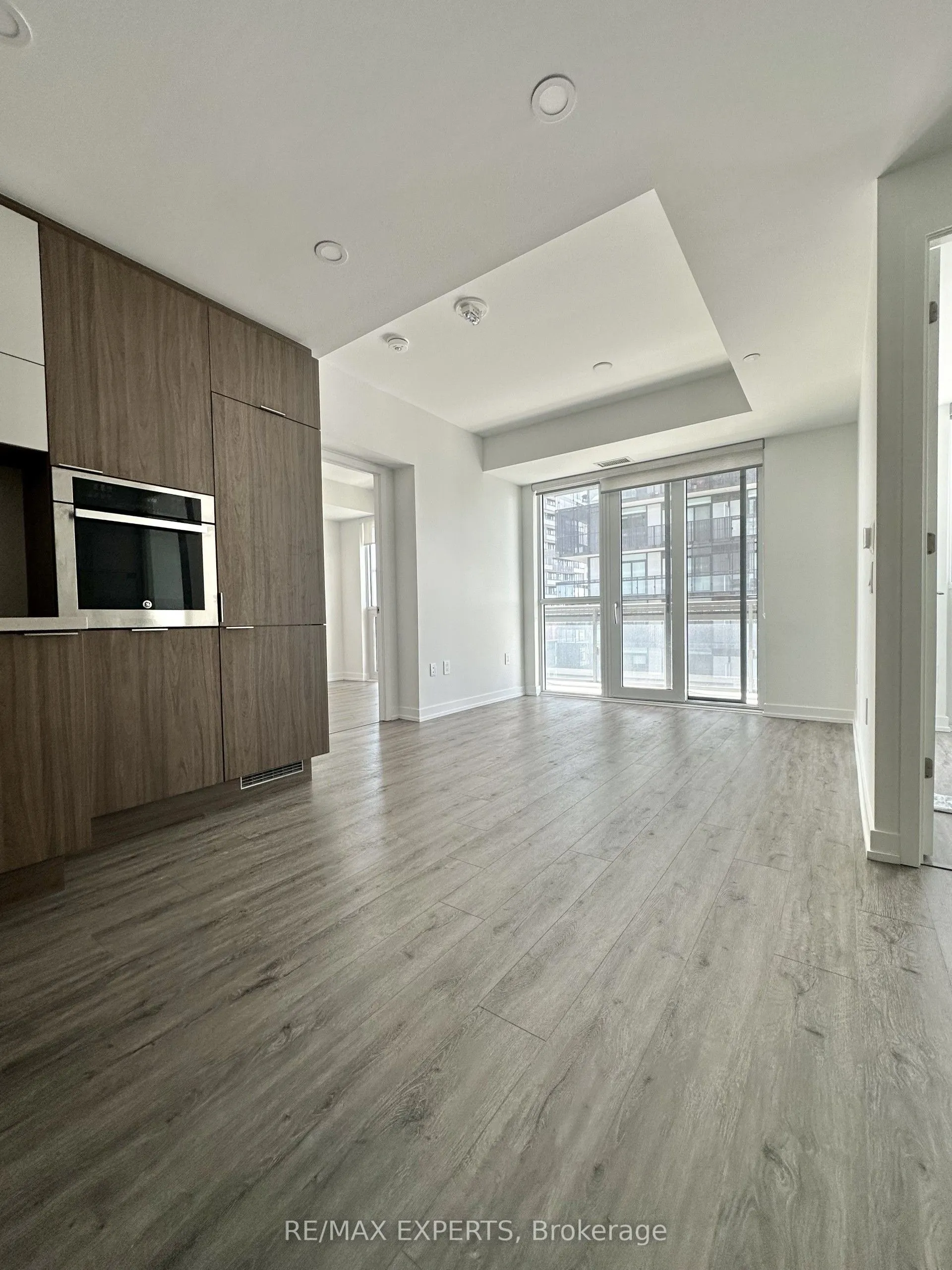 39 ROEHAMPTON Avenue #2707