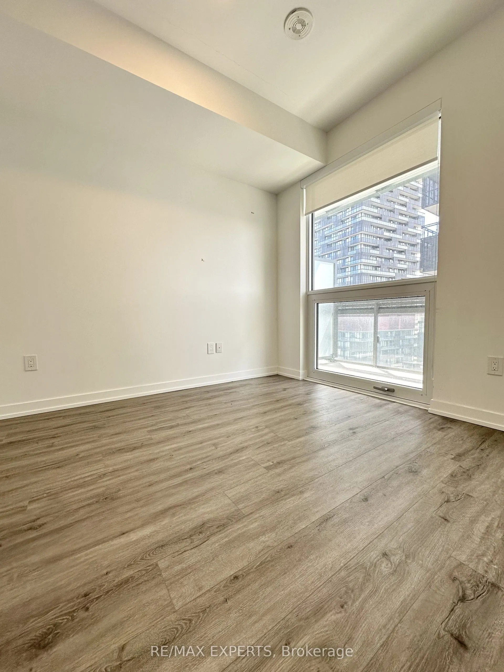 39 ROEHAMPTON Avenue #2707