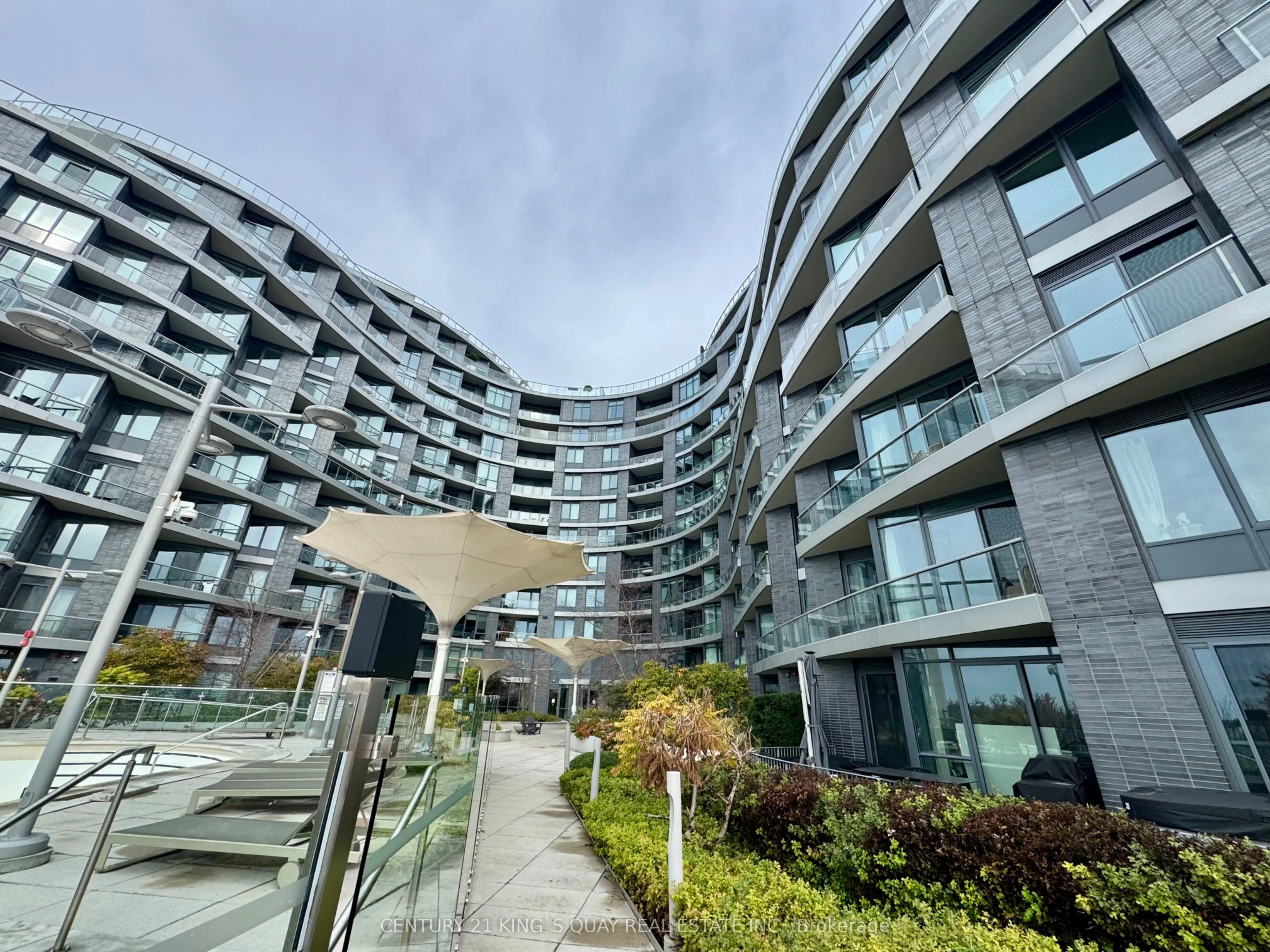 1 Edgewater Drive #820